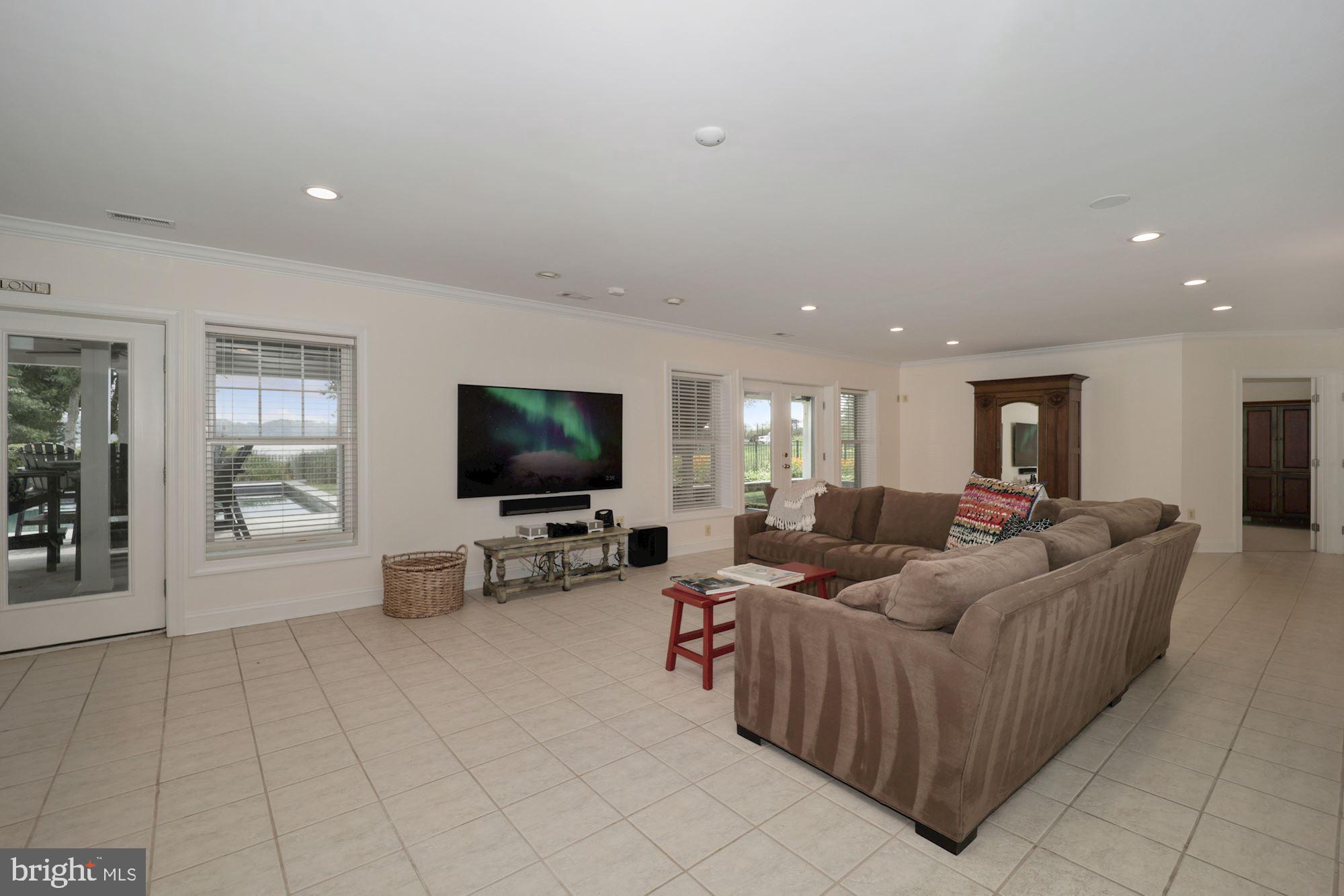 RHODE POINT - Residential