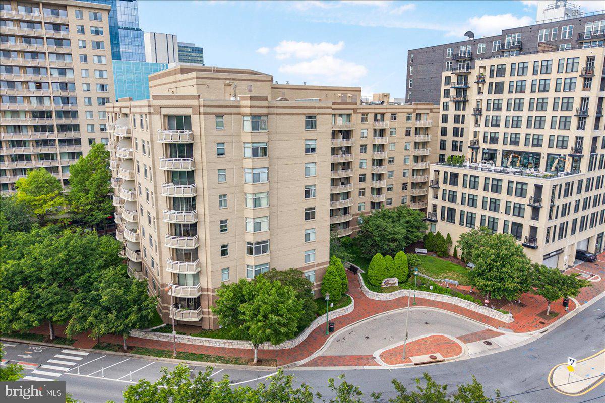 CRESCENT PLAZA - Residential