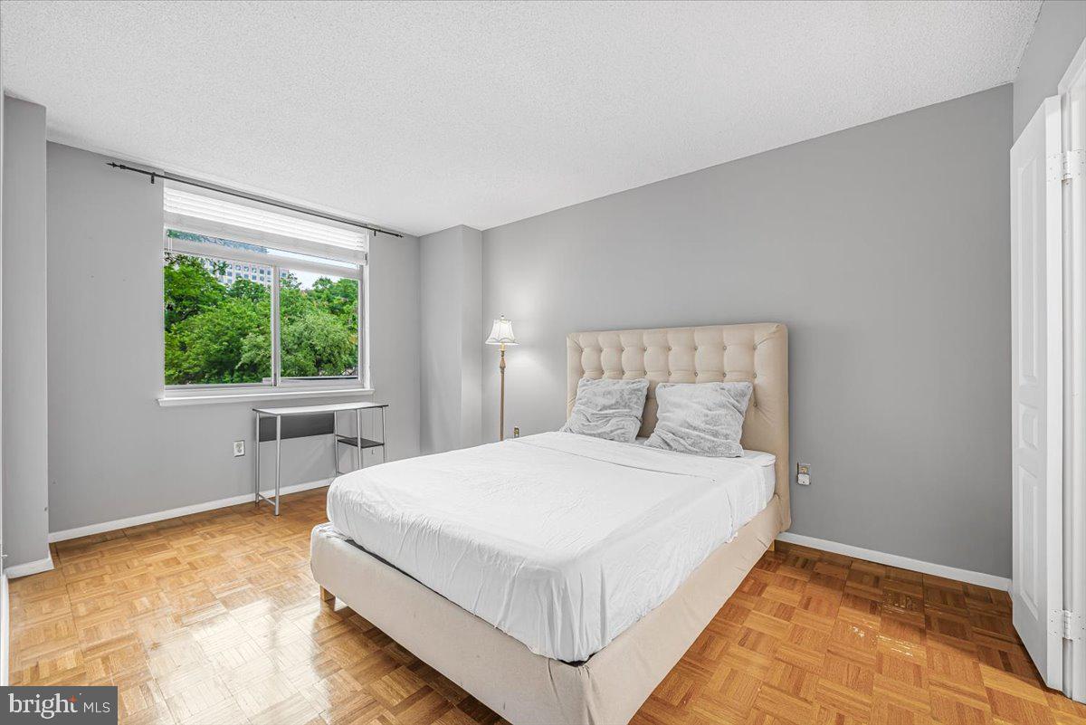 CRESCENT PLAZA - Residential