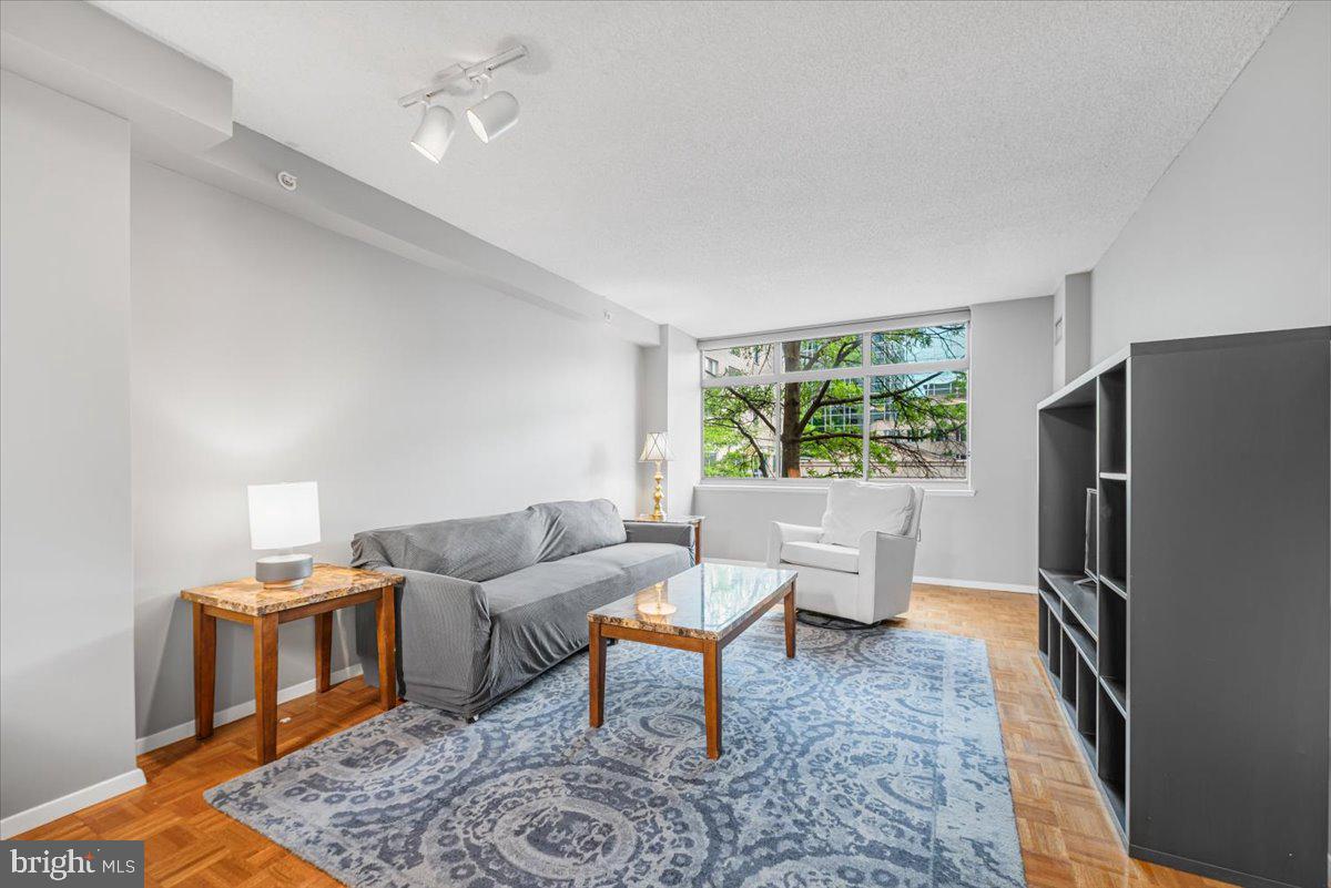 CRESCENT PLAZA - Residential