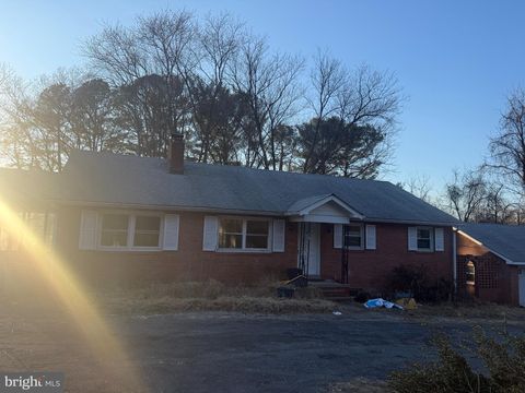 15651 BERLIN TURNPIKE HILLSBORO VA 20132