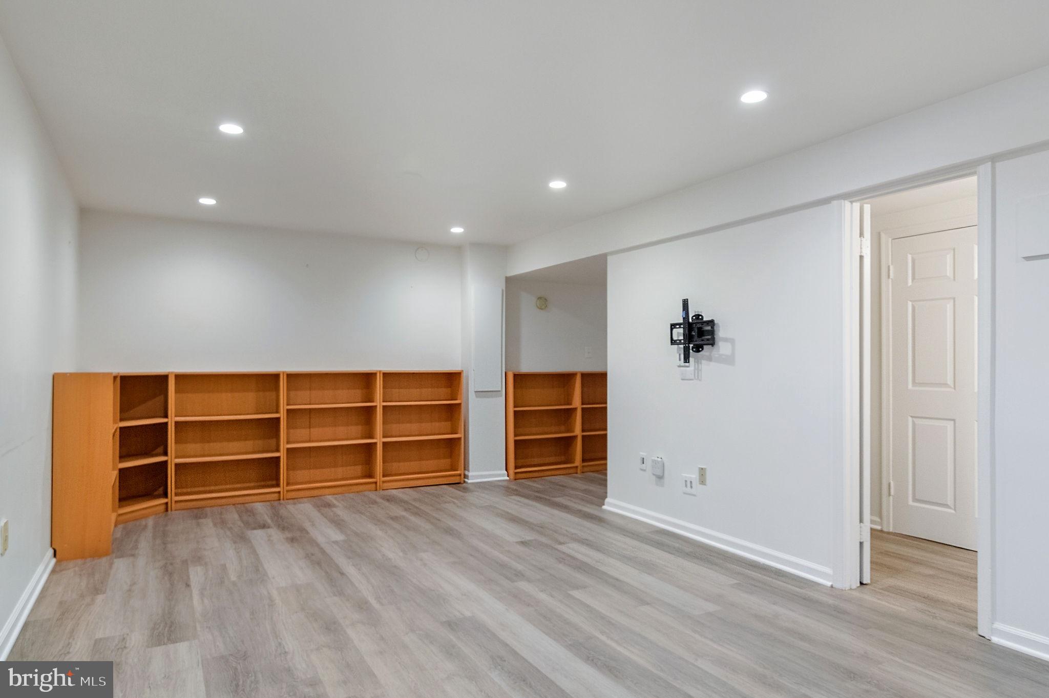 MONTCLAIR - Residential