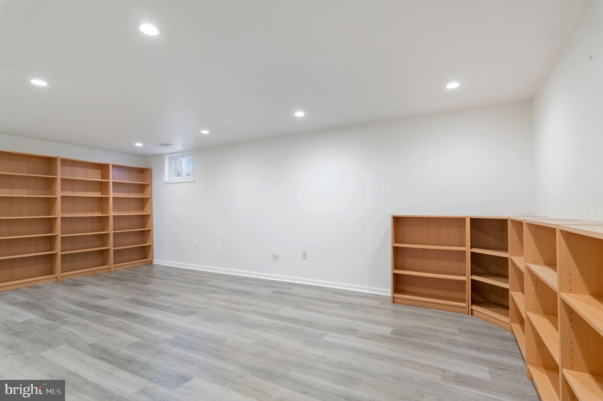 MONTCLAIR - Residential