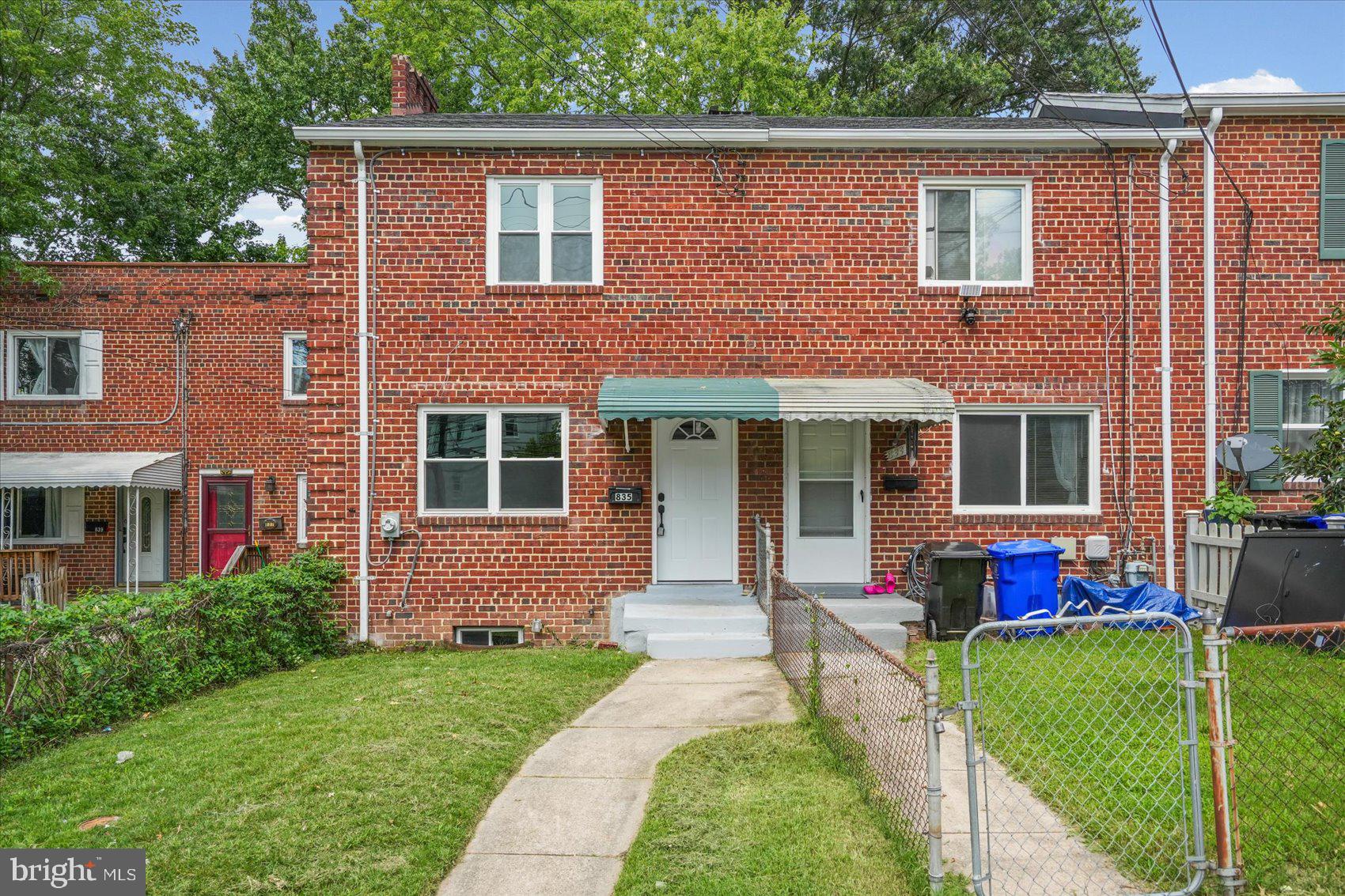 835 4TH STREET