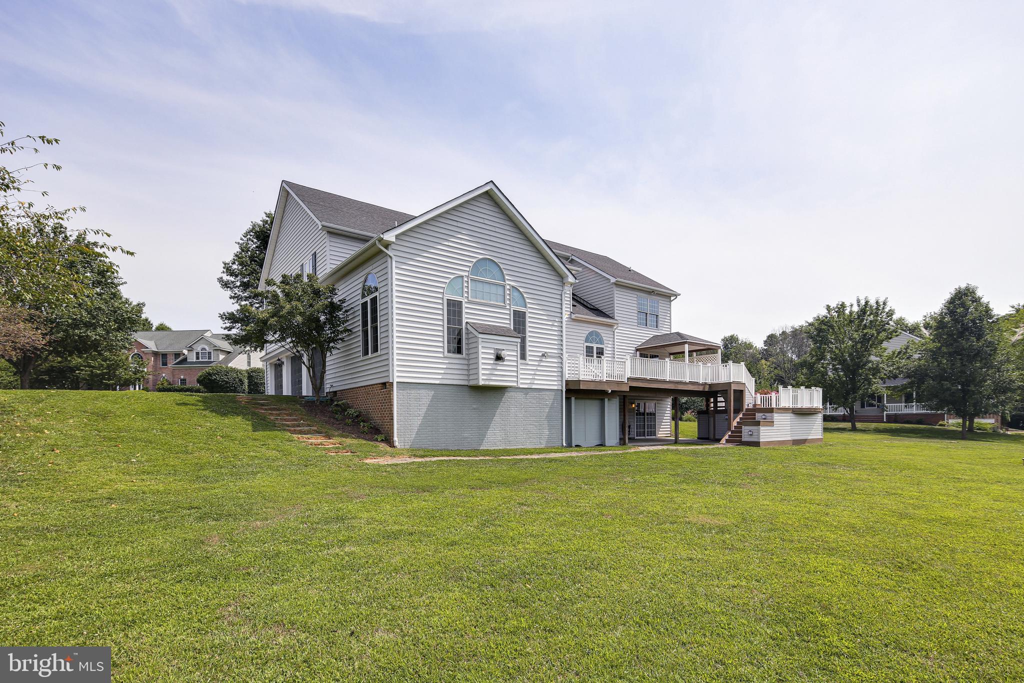 BURGUNDY FARMS - Residential