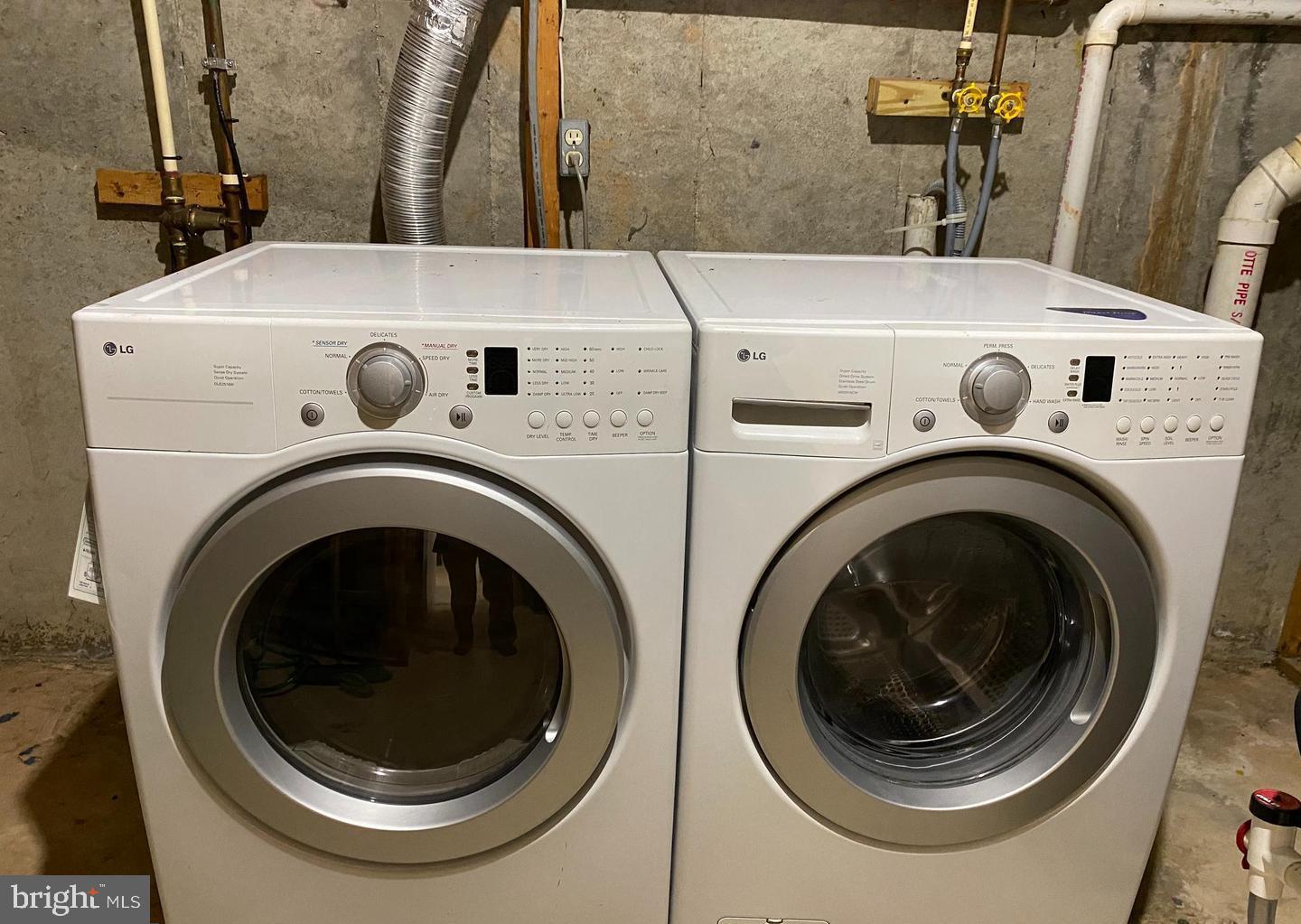 WHISPERWOOD - Residential Lease