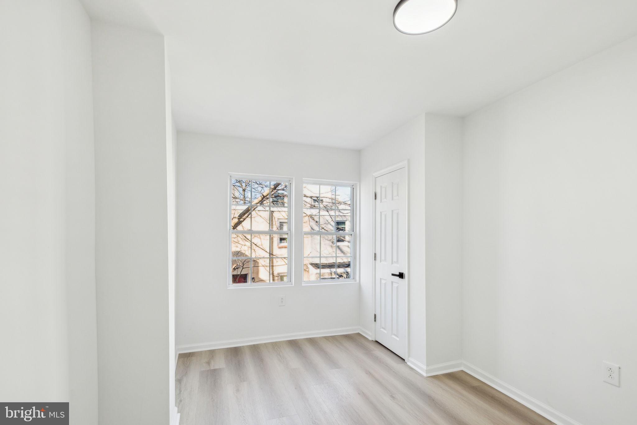 POINT BREEZE - Residential Lease