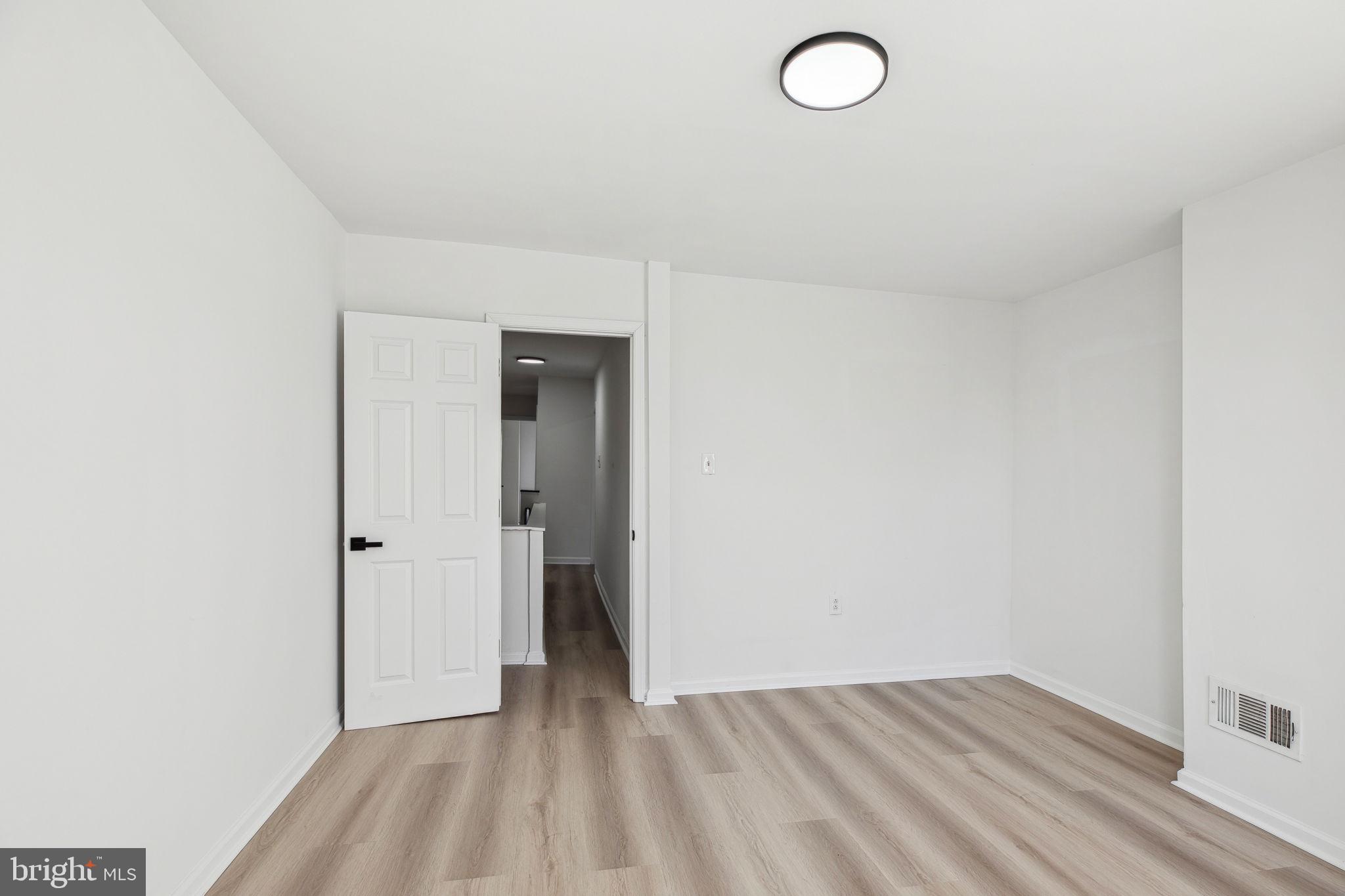 POINT BREEZE - Residential Lease