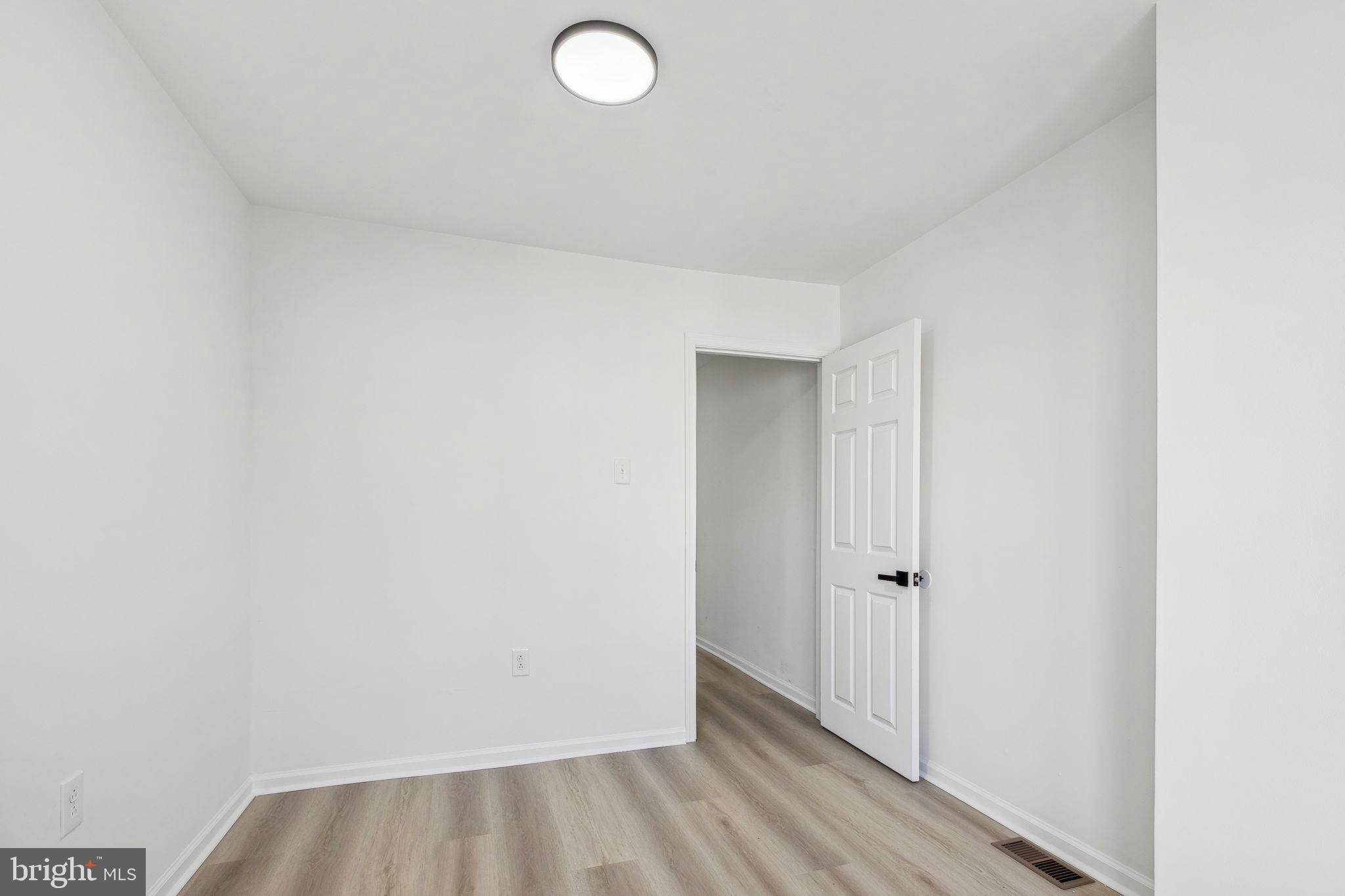 POINT BREEZE - Residential Lease