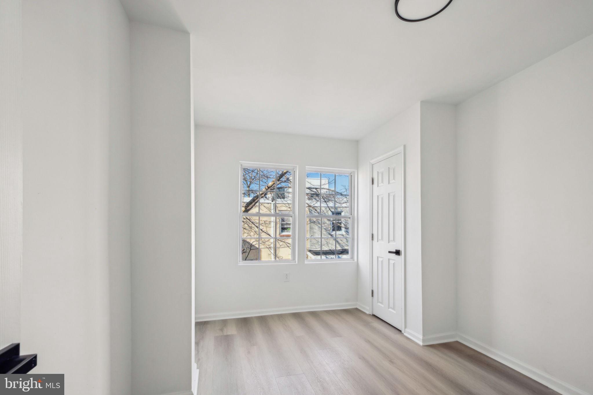 POINT BREEZE - Residential Lease