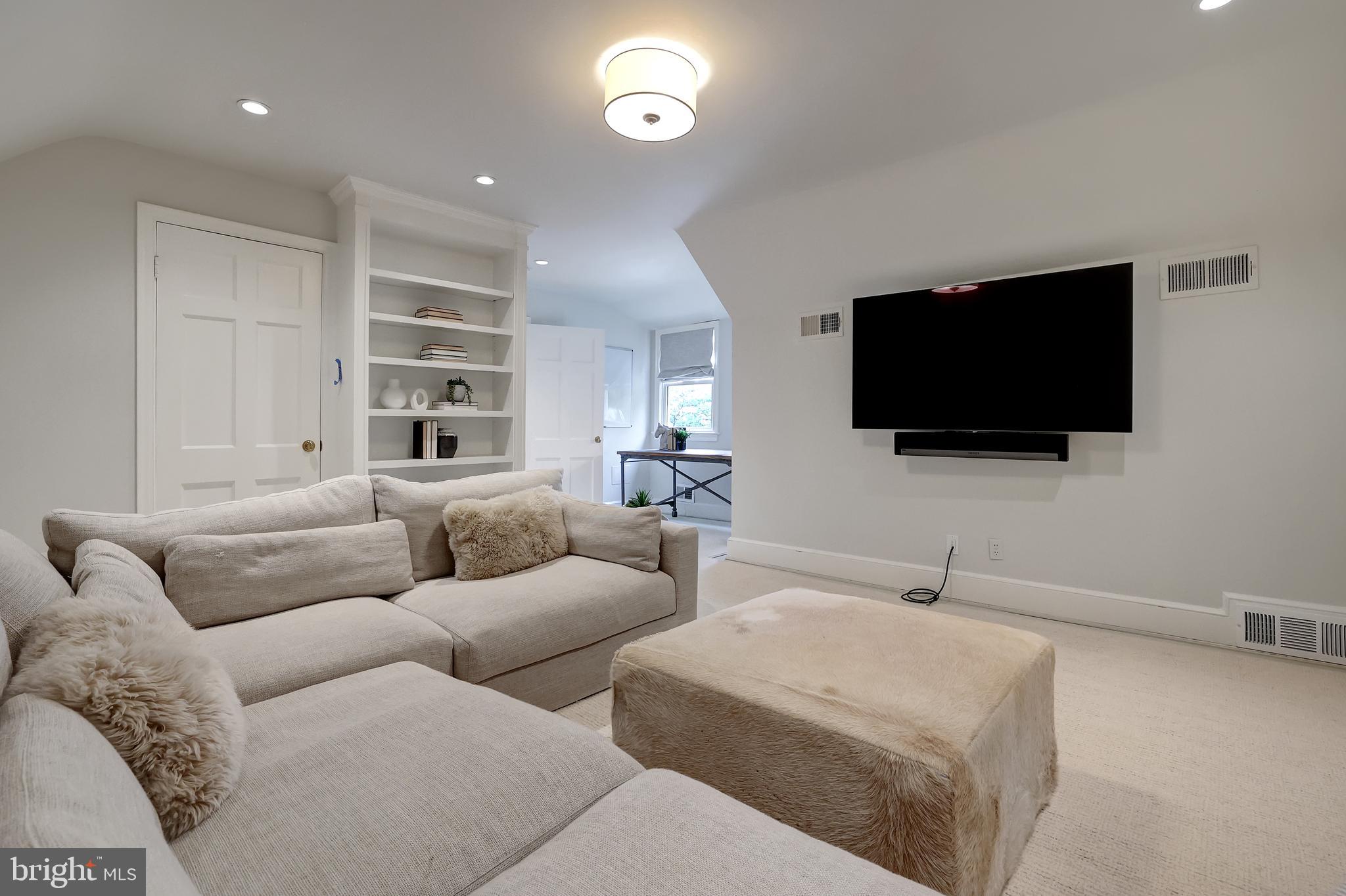 WESLEY HEIGHTS - Residential