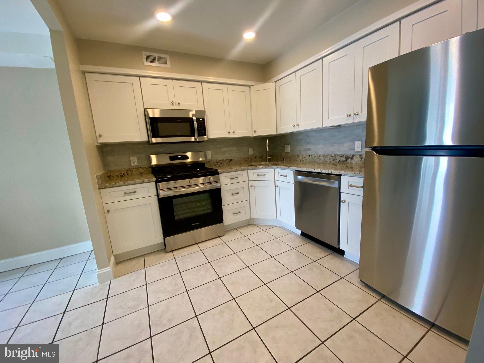 BAKERS BAY CONDOMINIUMS - Residential