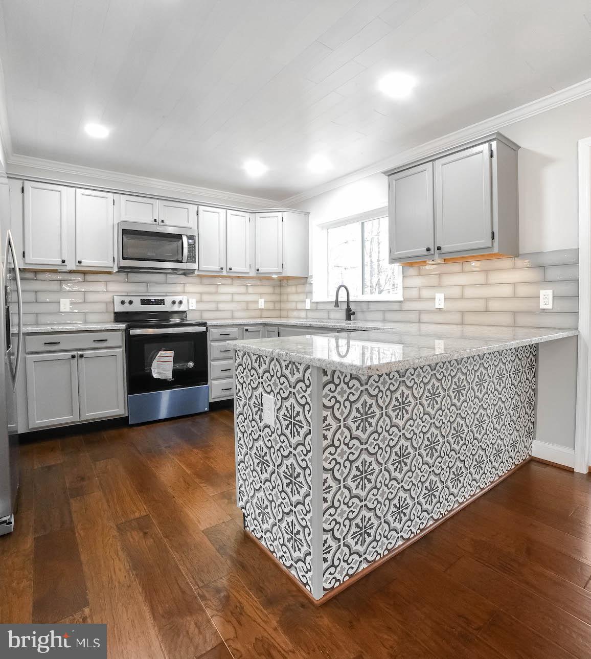 GARDEN ESTATES - Residential