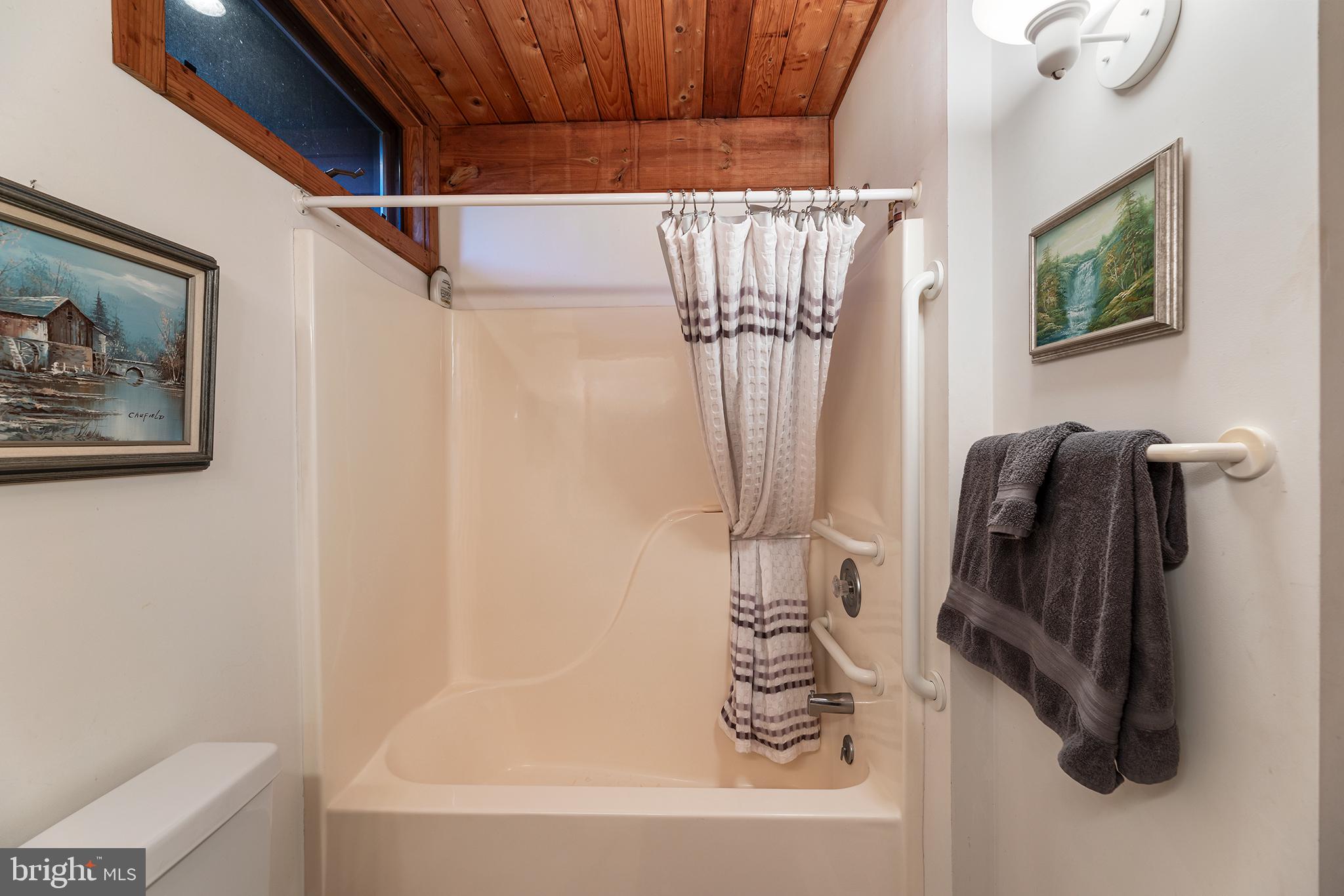 BROMWELLS ADVENTURE - Residential