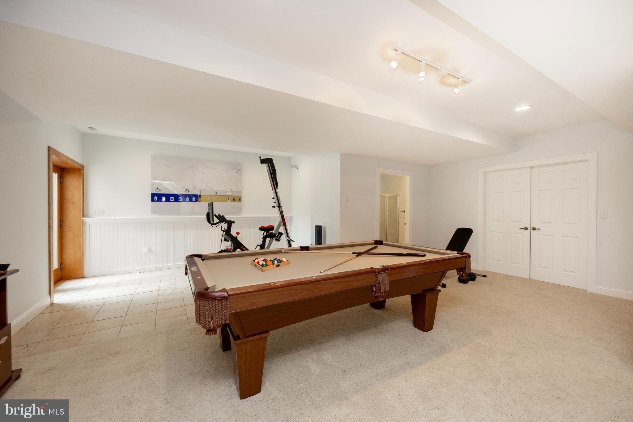 ROCKFORD CROSSING - Residential