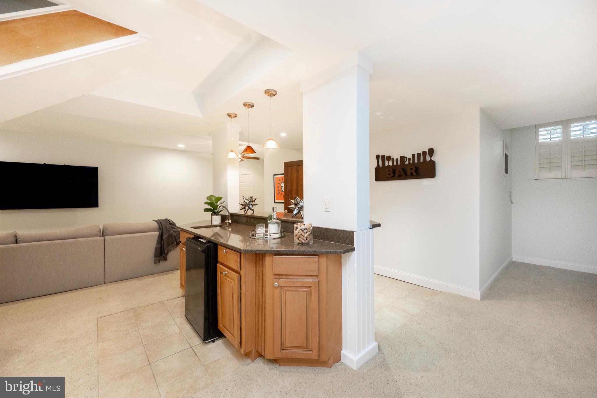 ROCKFORD CROSSING - Residential