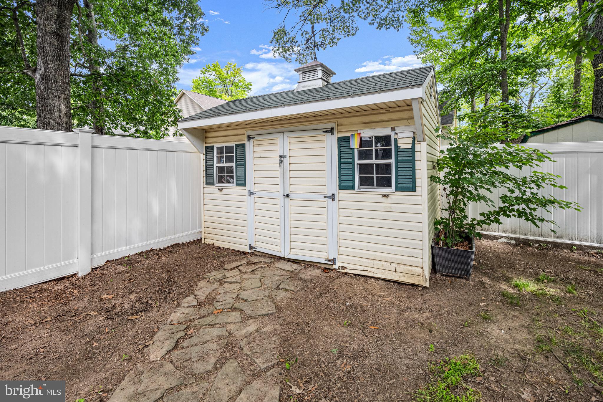 AVALON SHORES - Residential