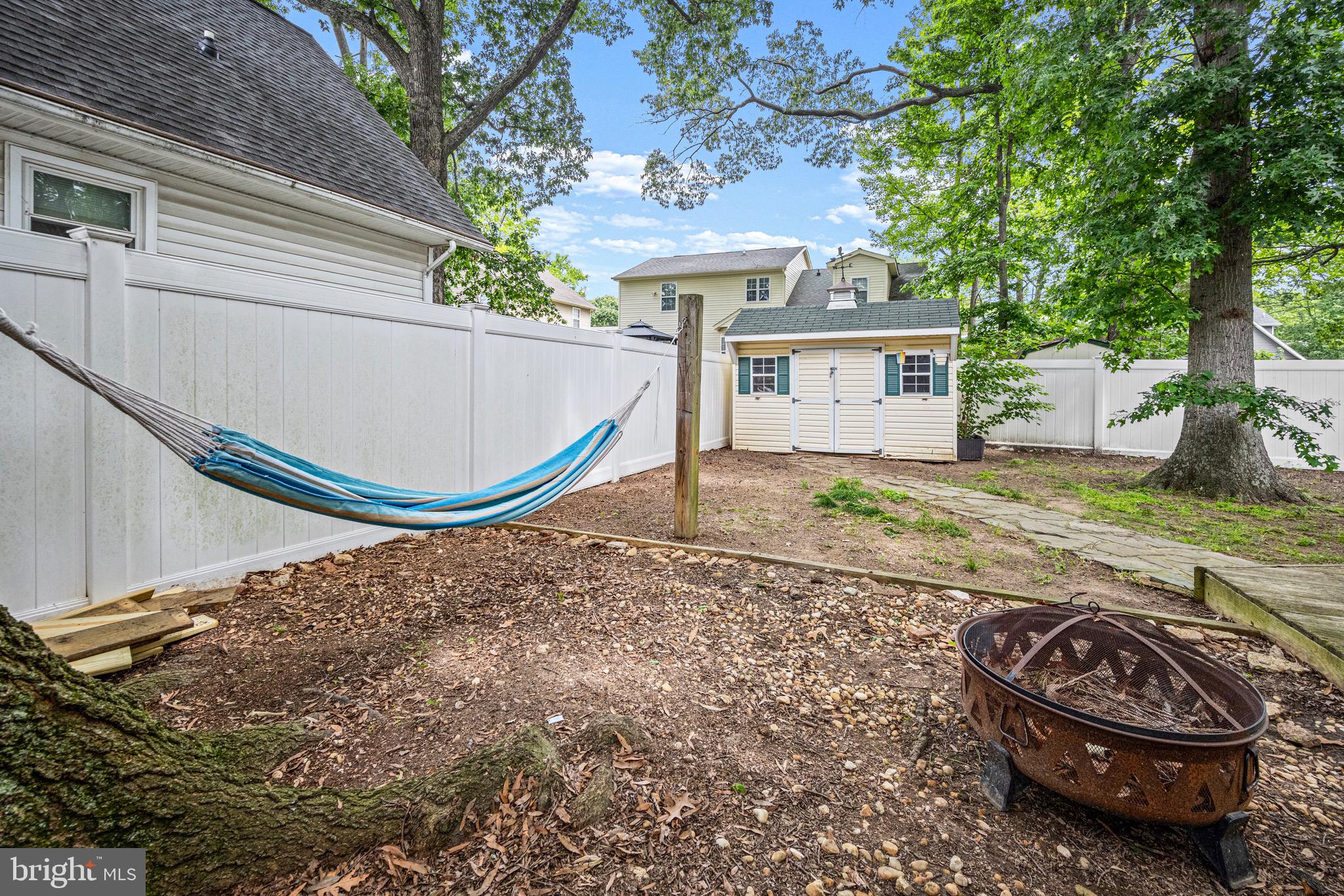 AVALON SHORES - Residential