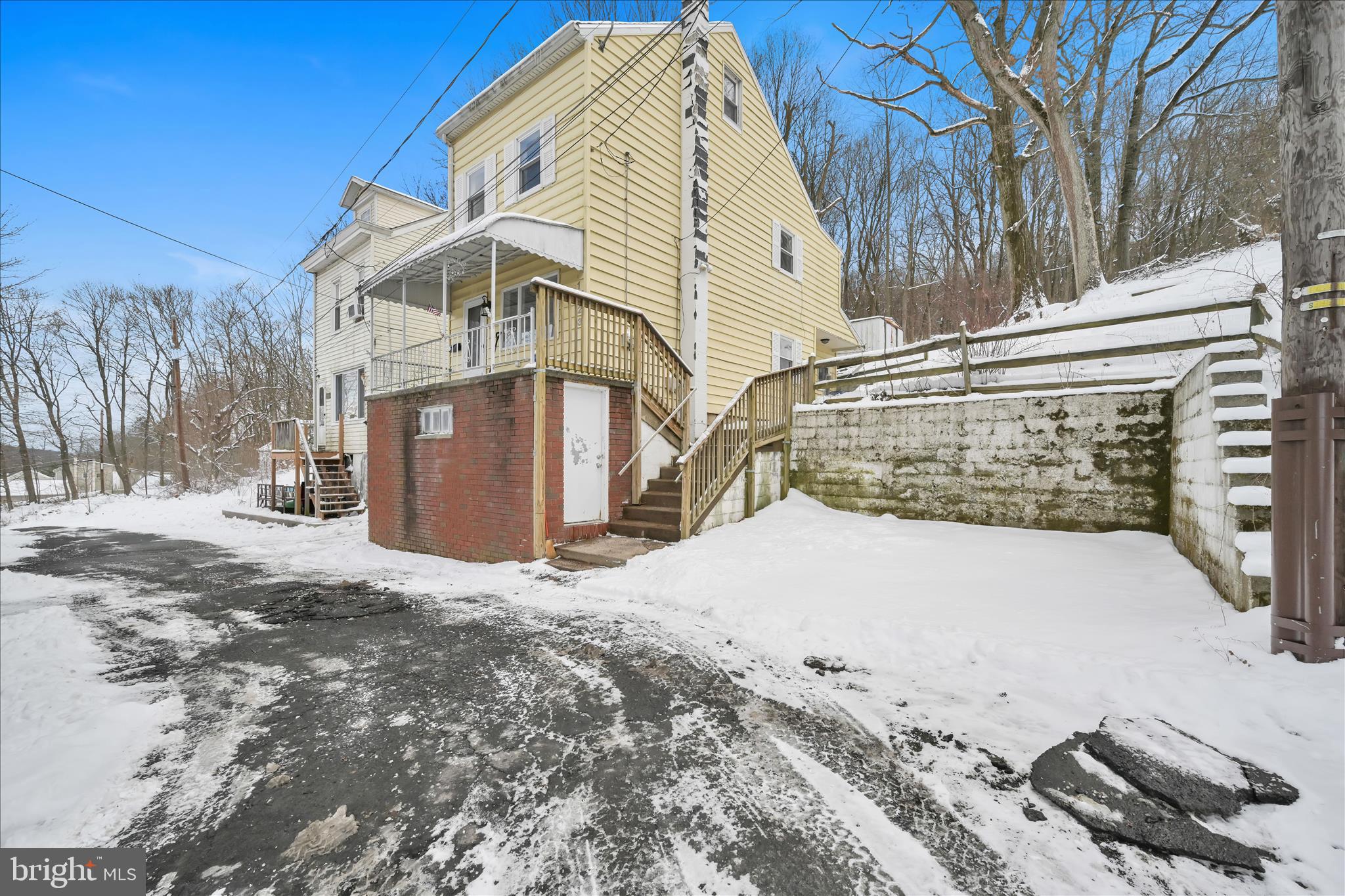 POTTSVILLE - Residential