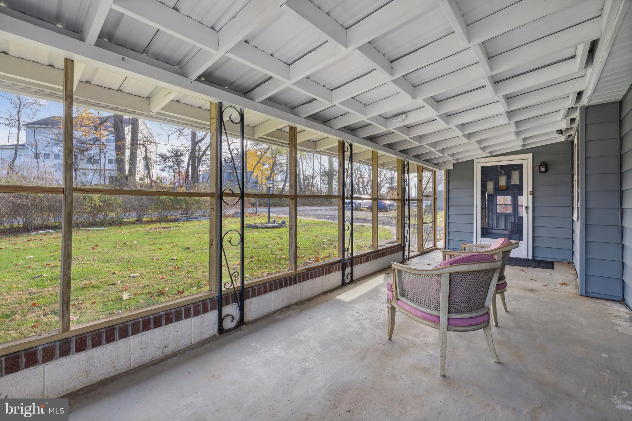 POOLESVILLE - Residential