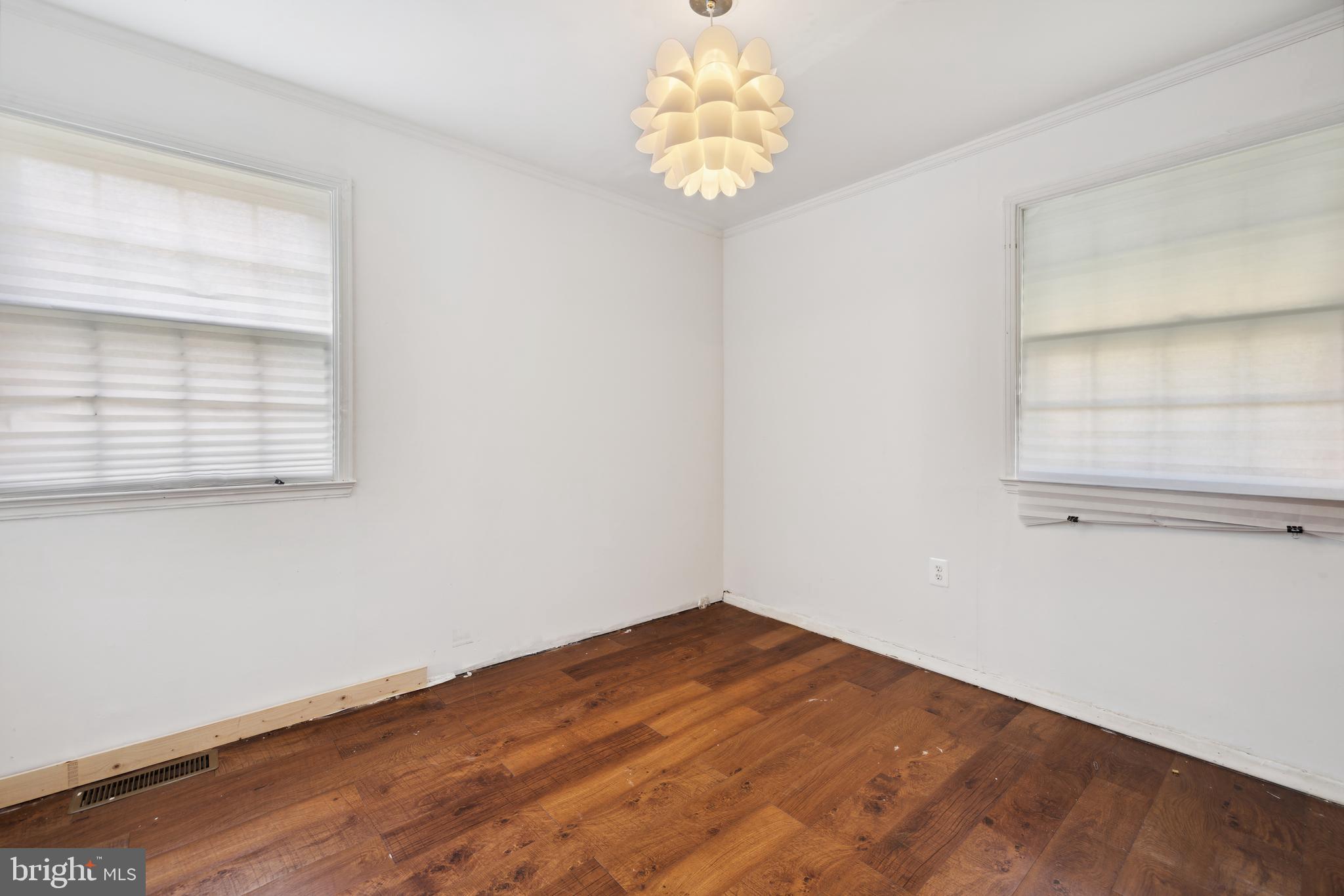 POOLESVILLE - Residential