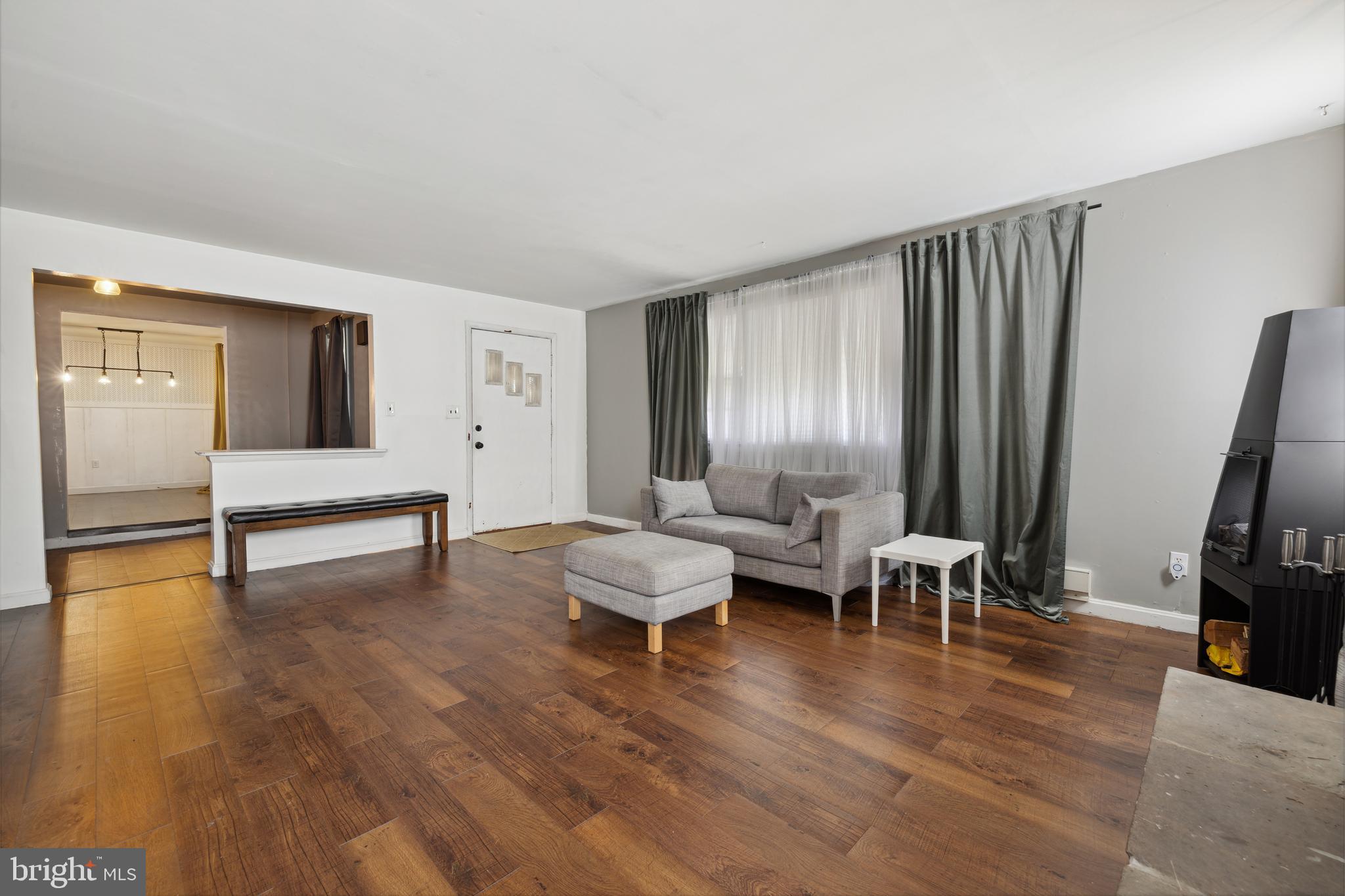 POOLESVILLE - Residential