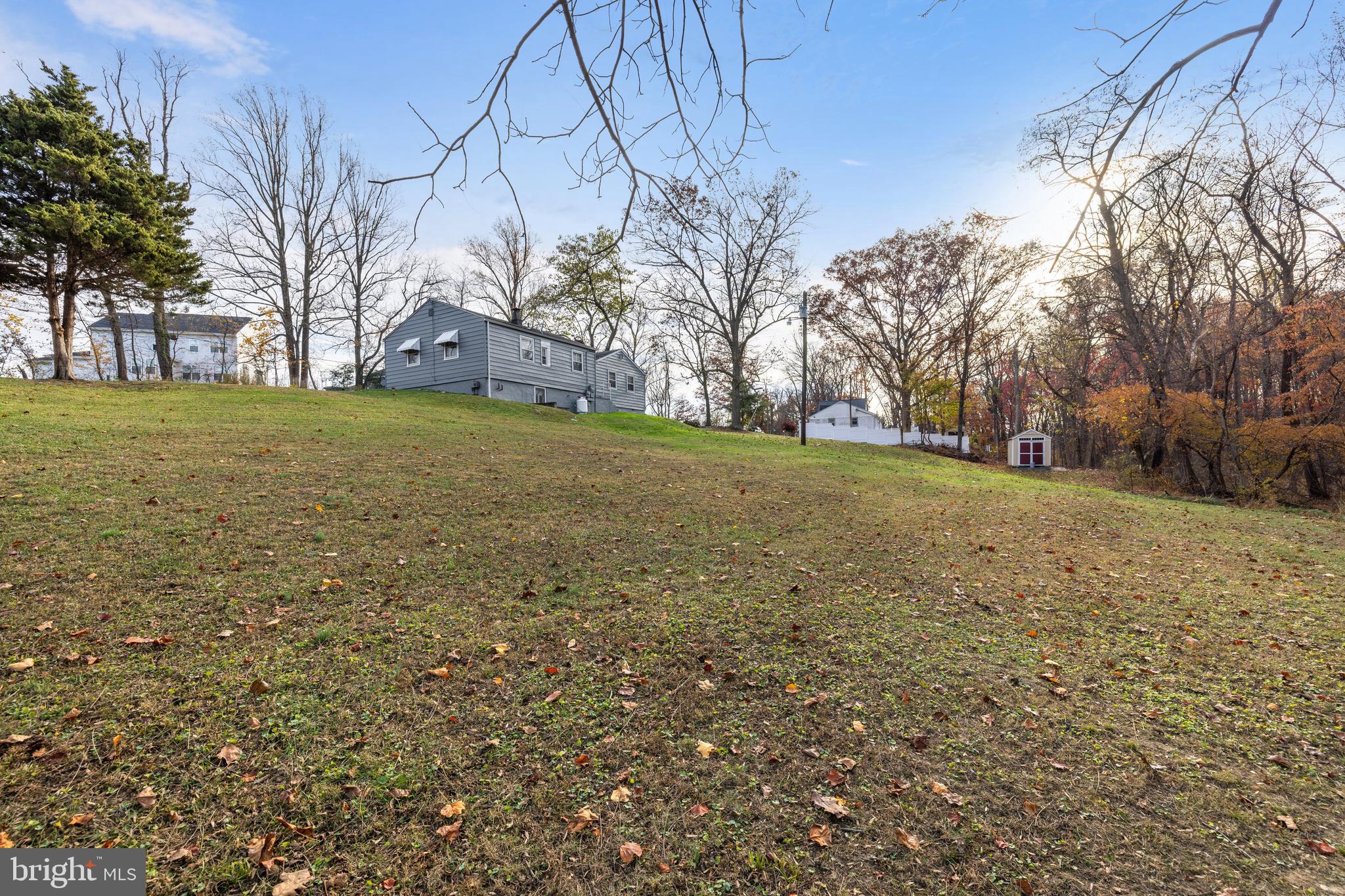 POOLESVILLE - Residential