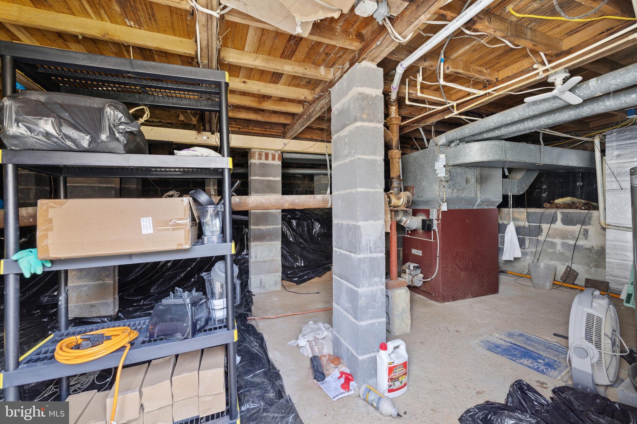 POOLESVILLE - Residential