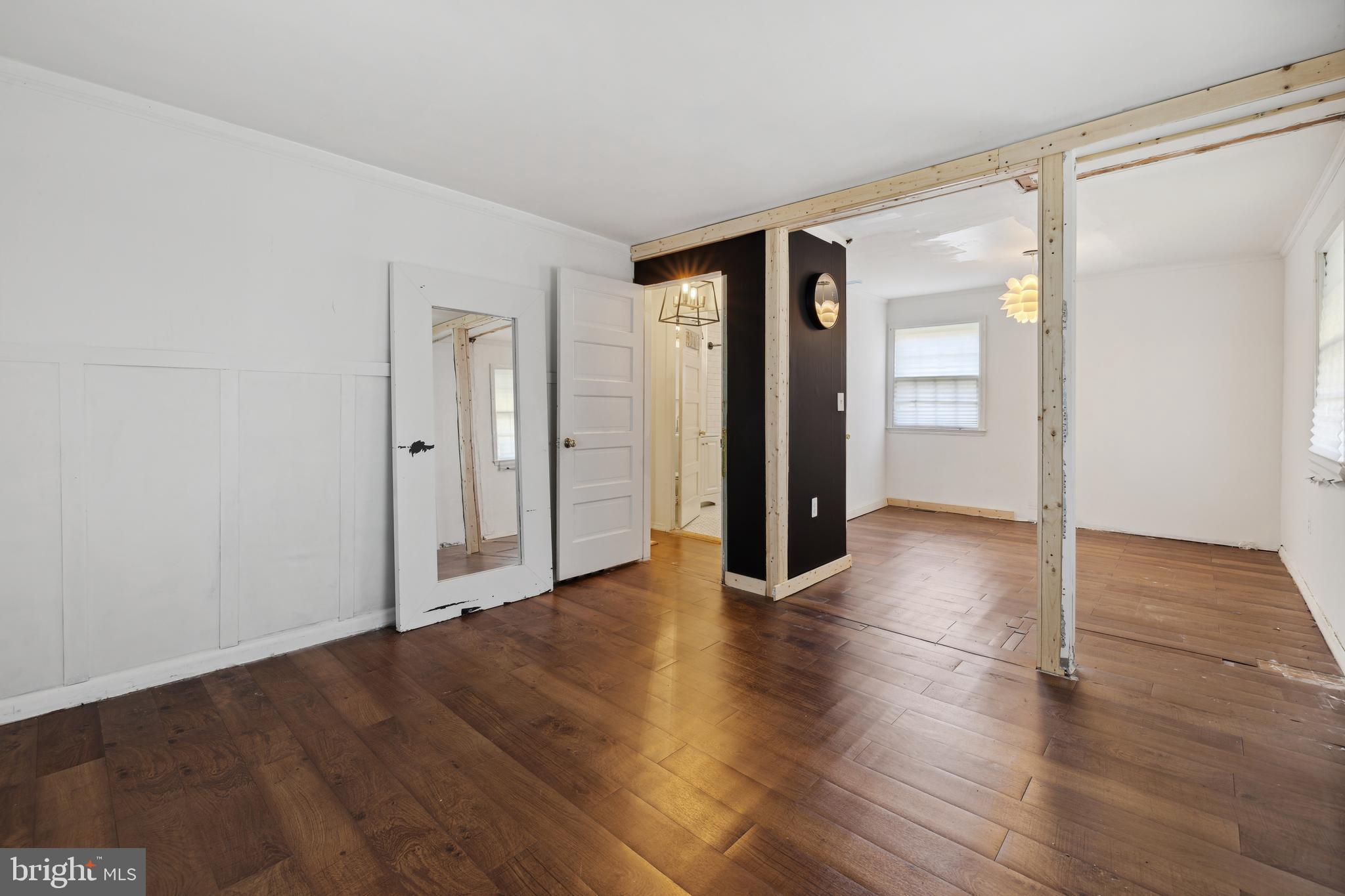 POOLESVILLE - Residential