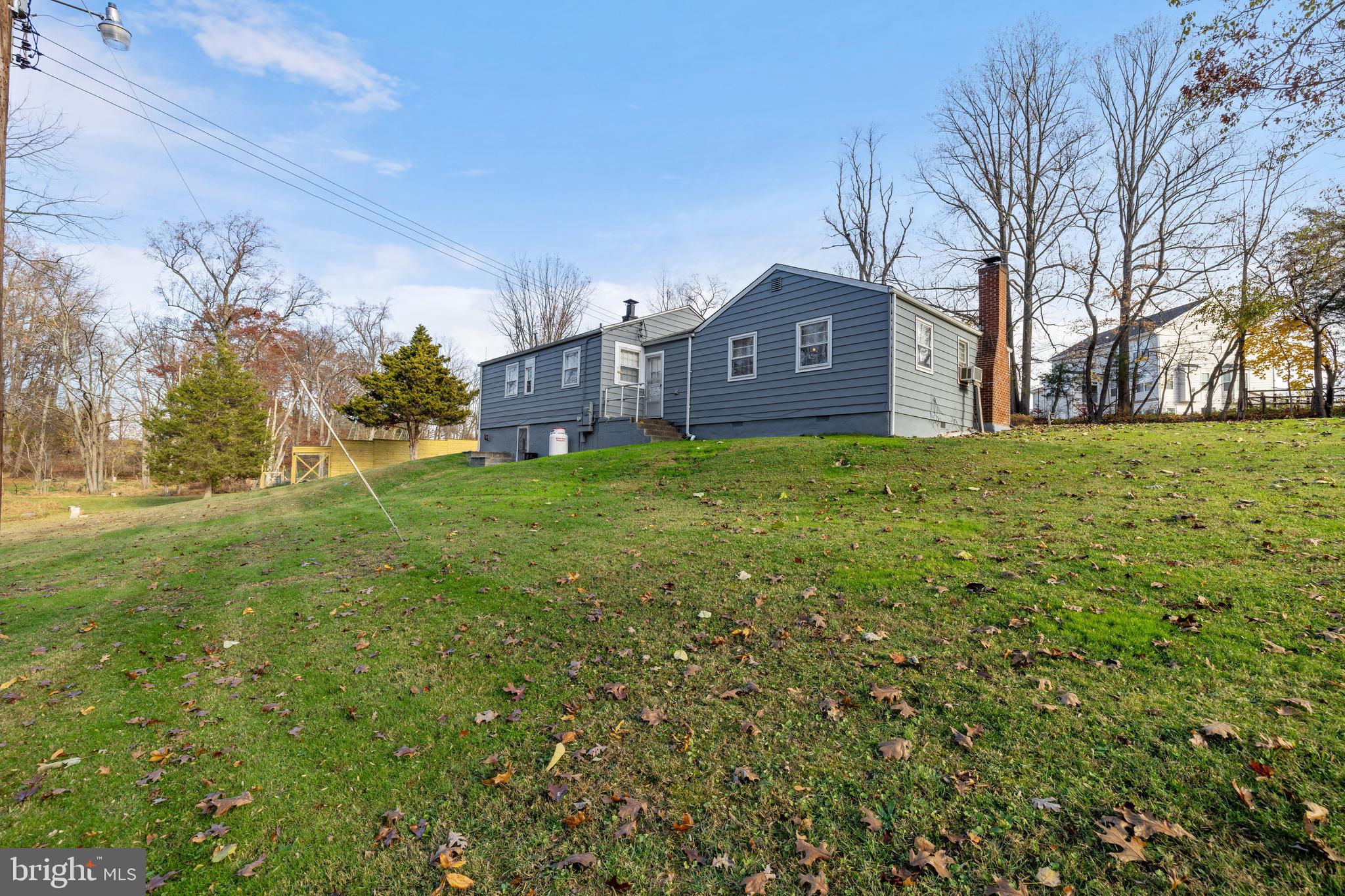 POOLESVILLE - Residential