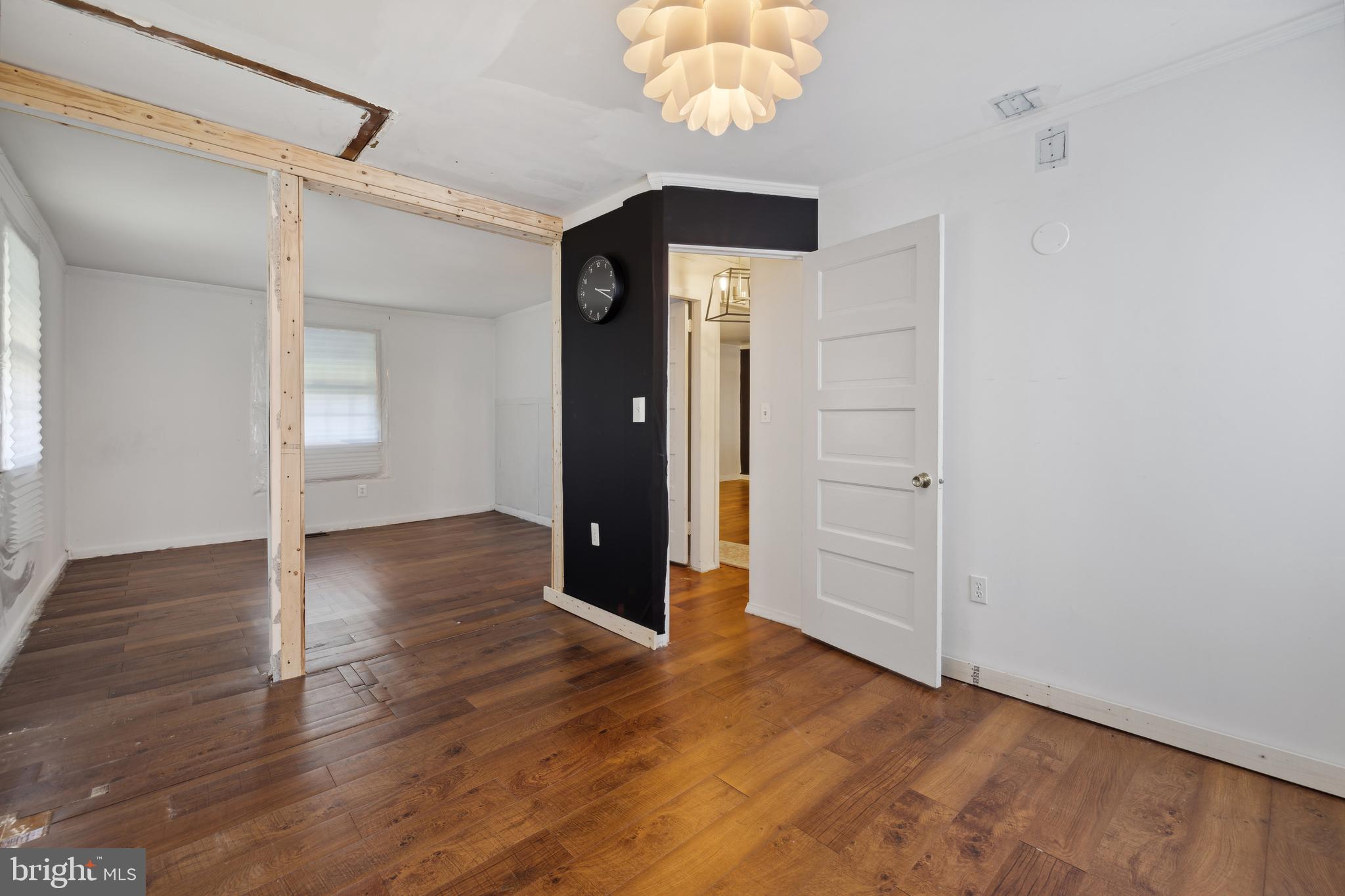 POOLESVILLE - Residential