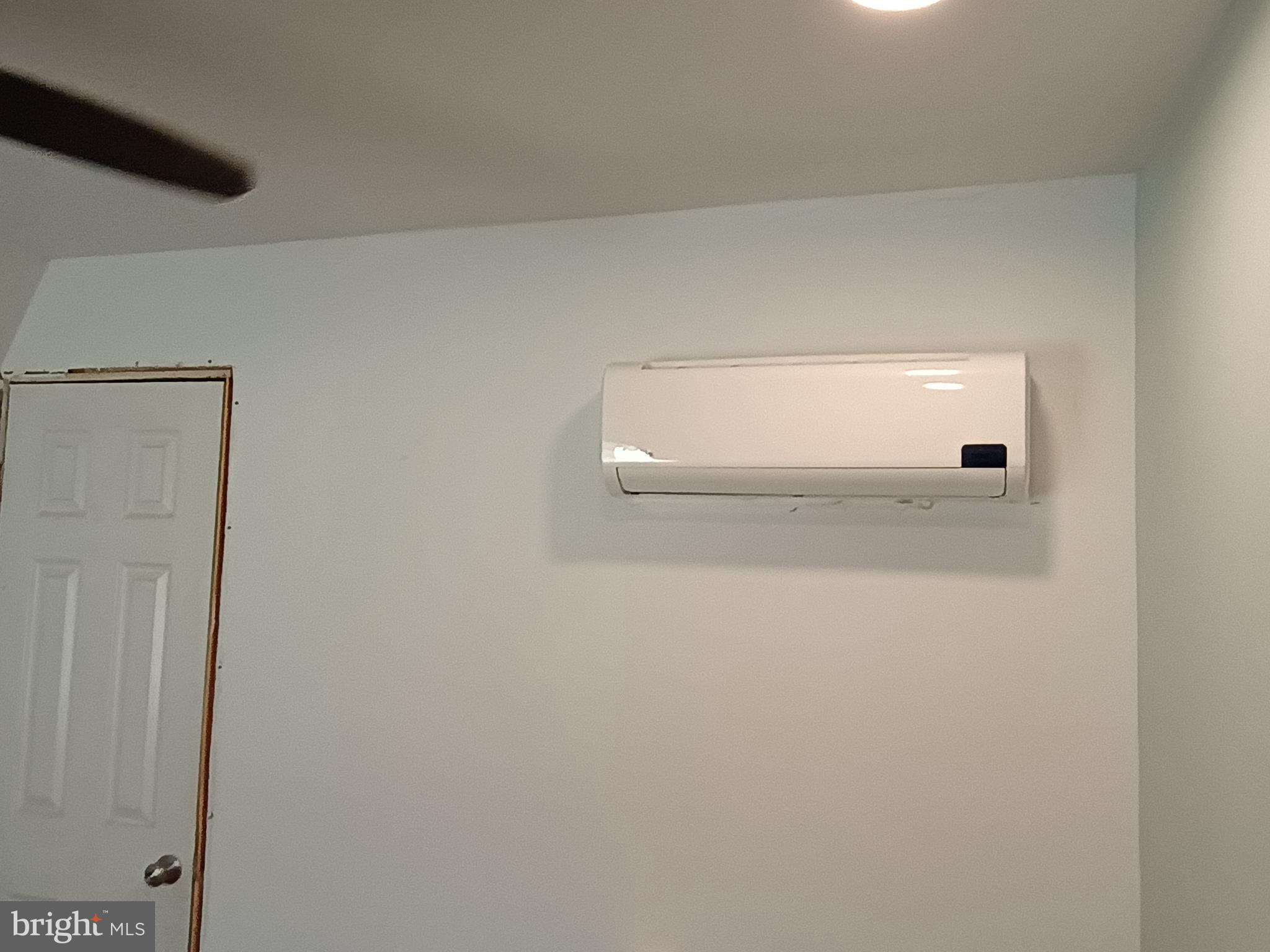 MOONSHINE MOUNTAIN - Residential