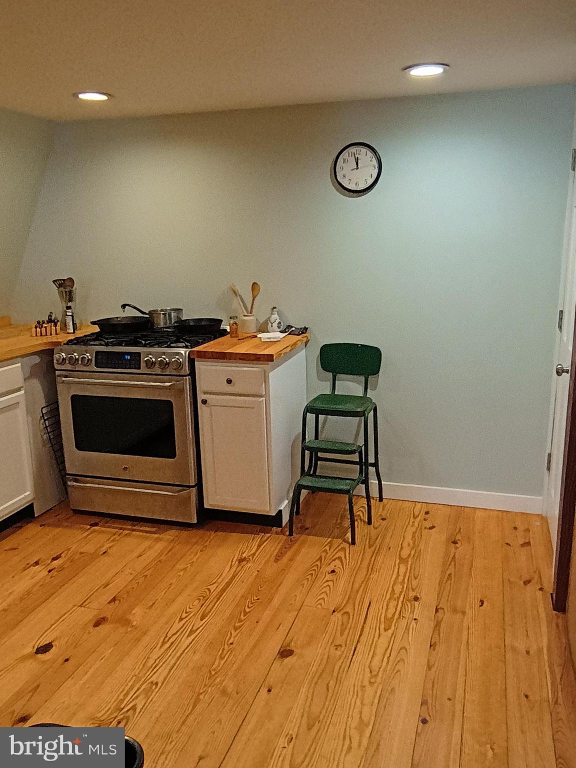 MOONSHINE MOUNTAIN - Residential