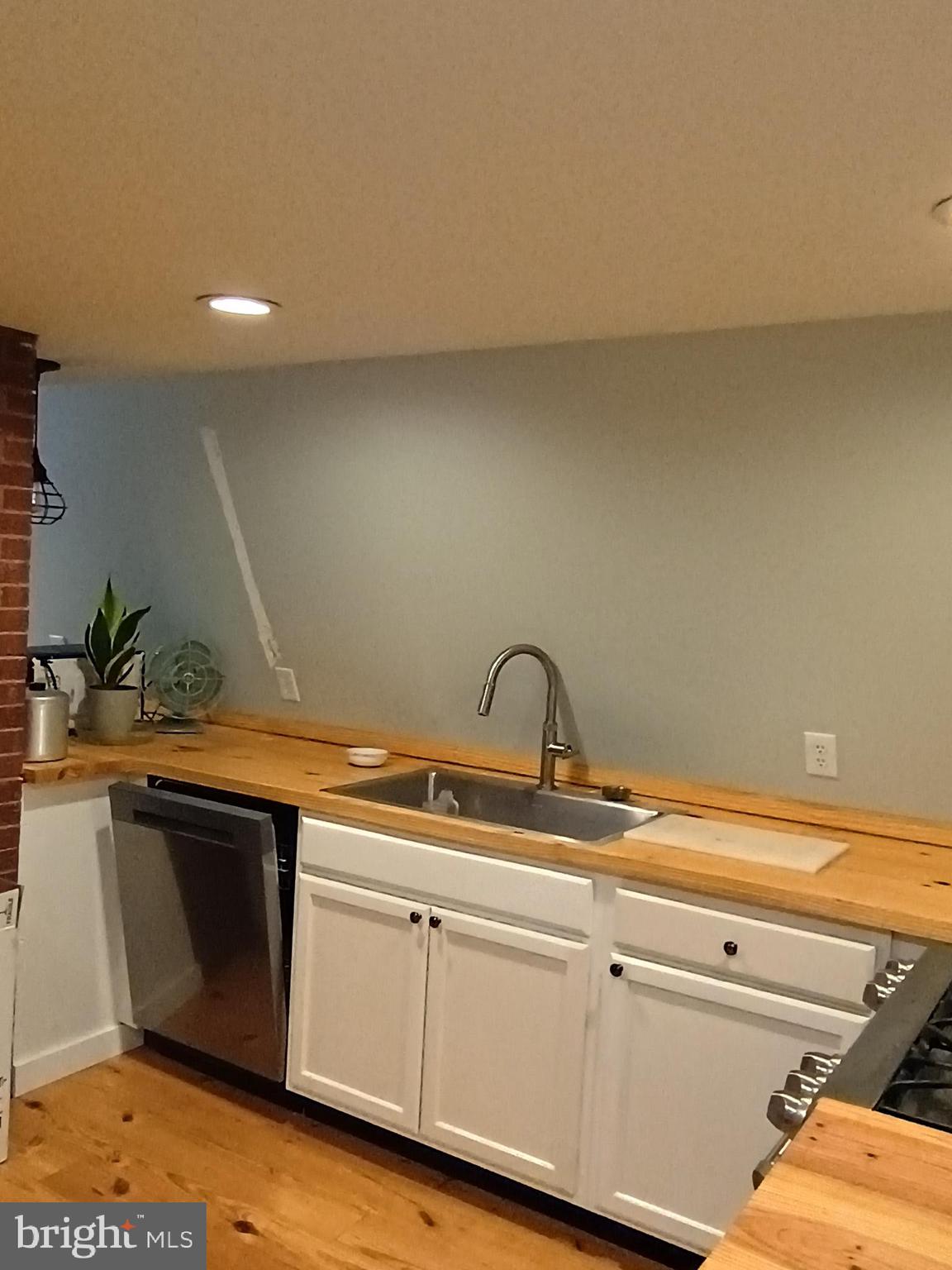 MOONSHINE MOUNTAIN - Residential