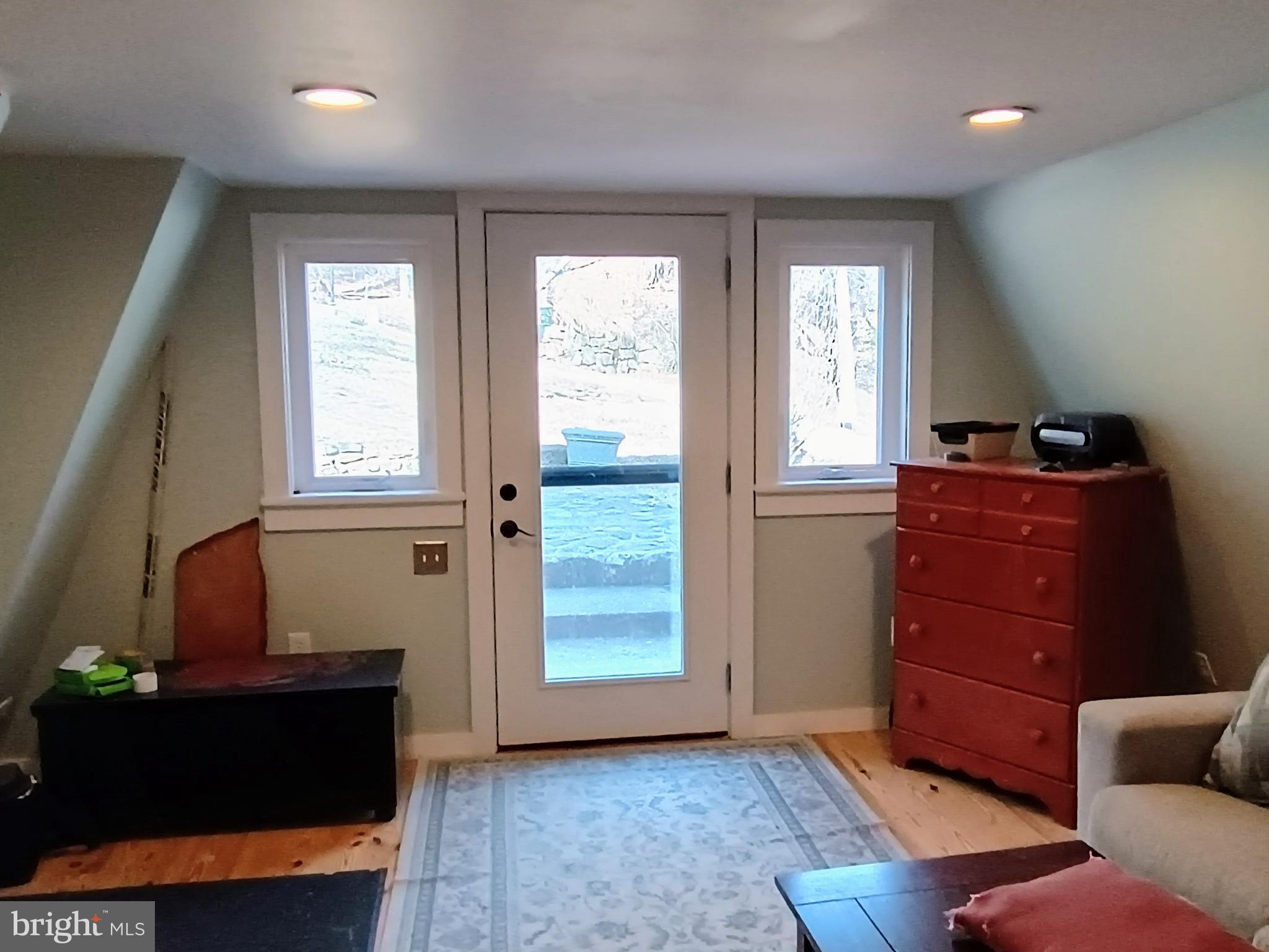 MOONSHINE MOUNTAIN - Residential