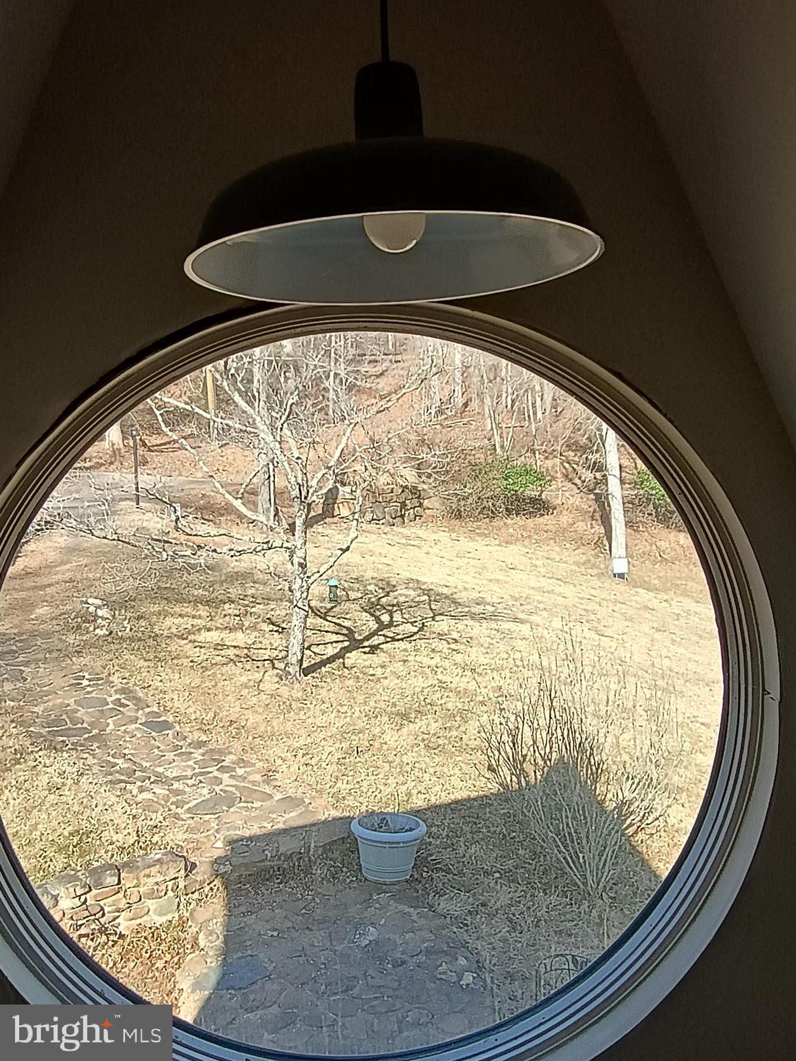 MOONSHINE MOUNTAIN - Residential