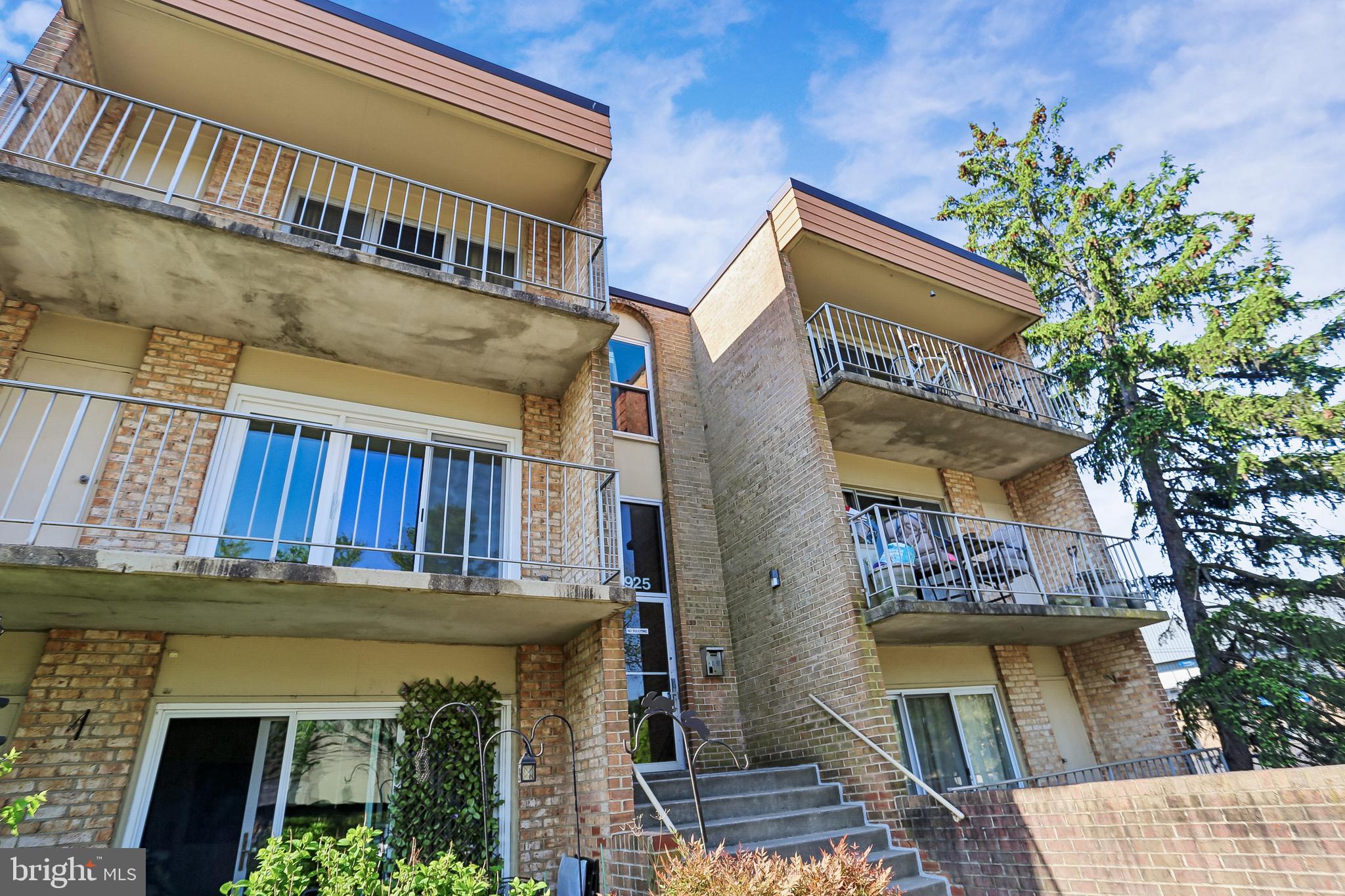 11925 PARKLAWN DRIVE 203