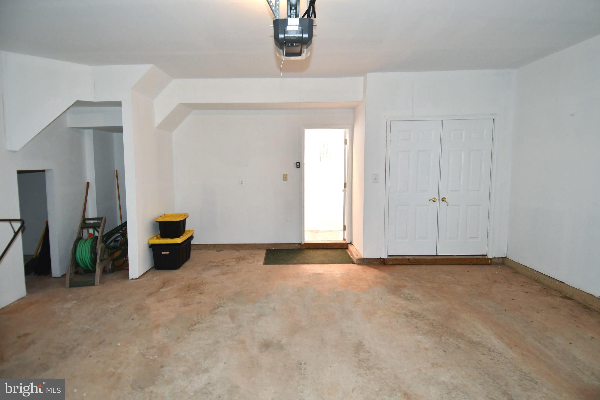 LOWES ISLAND - Residential