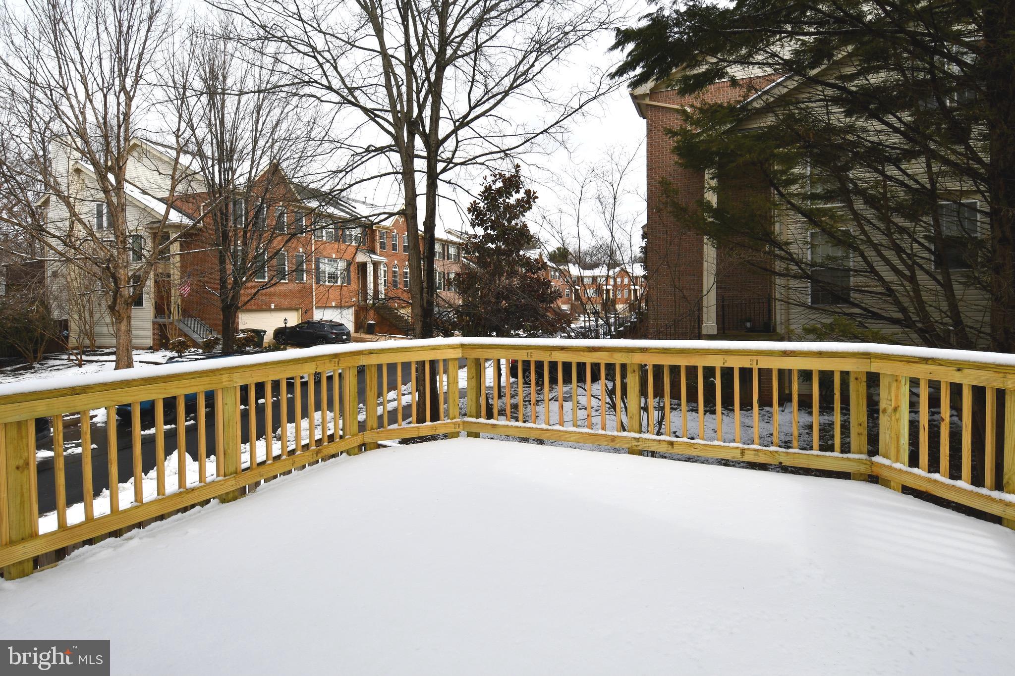 LOWES ISLAND - Residential