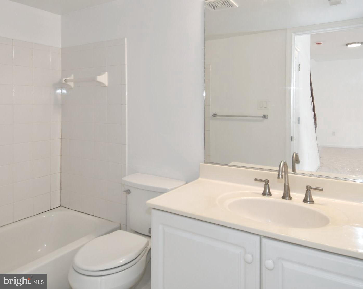 LOWES ISLAND - Residential