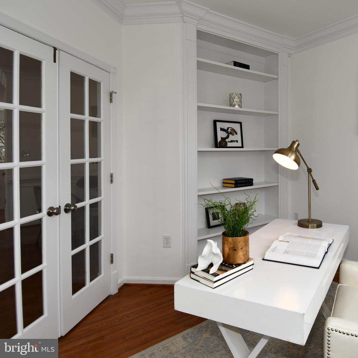 LOWES ISLAND - Residential