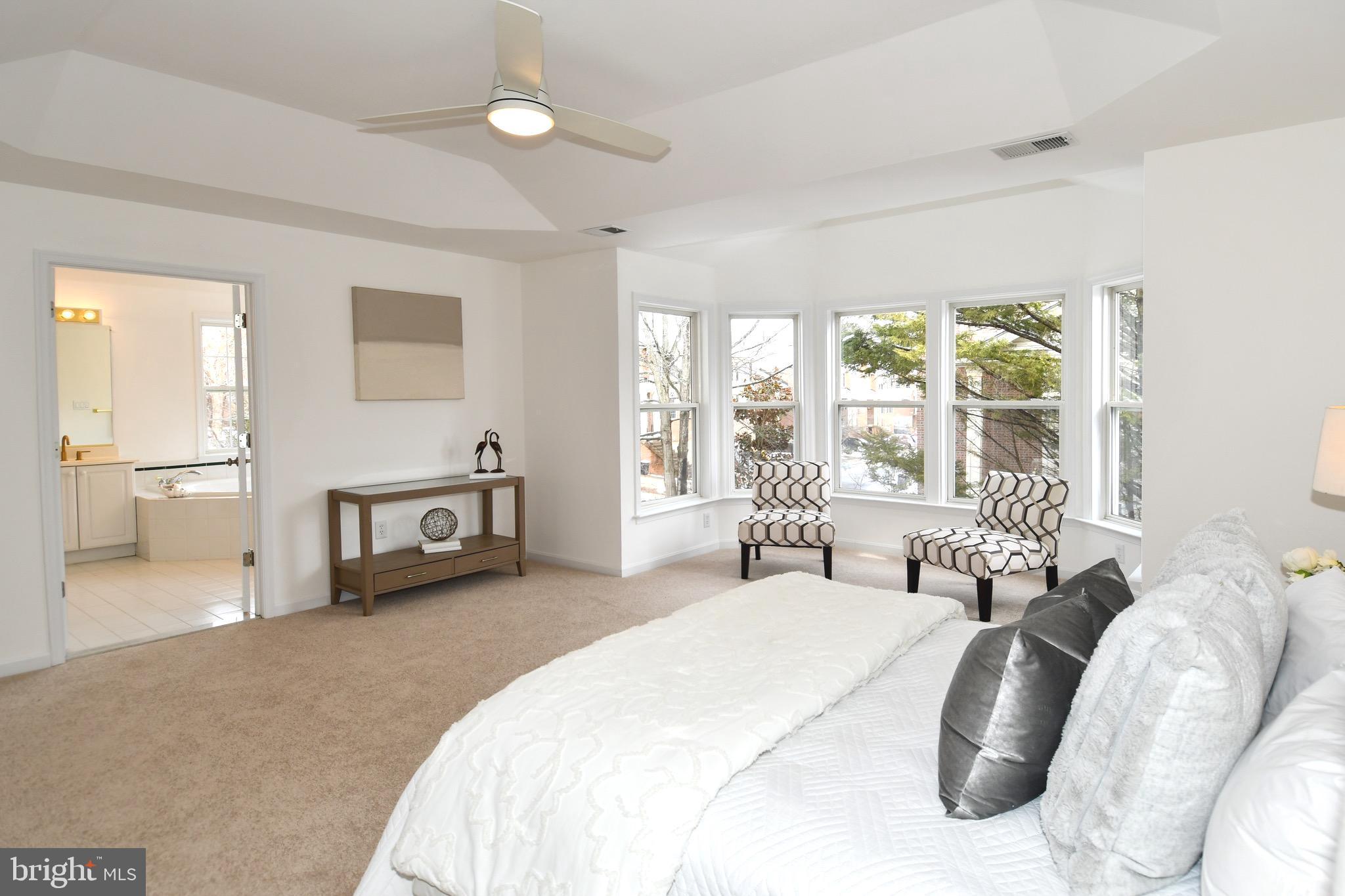 LOWES ISLAND - Residential