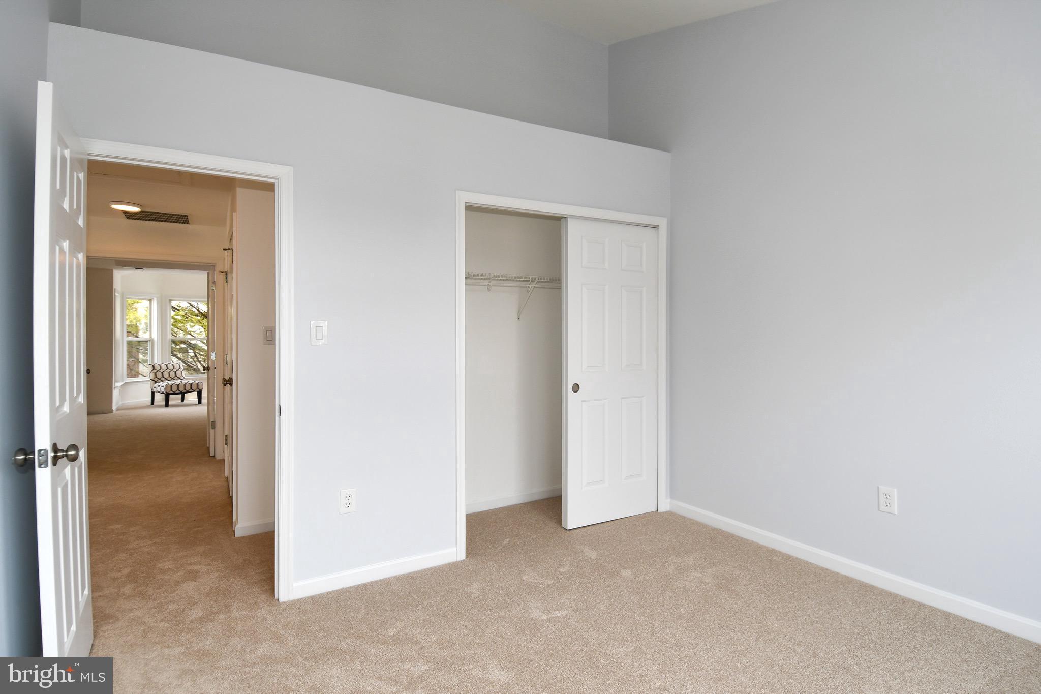 LOWES ISLAND - Residential