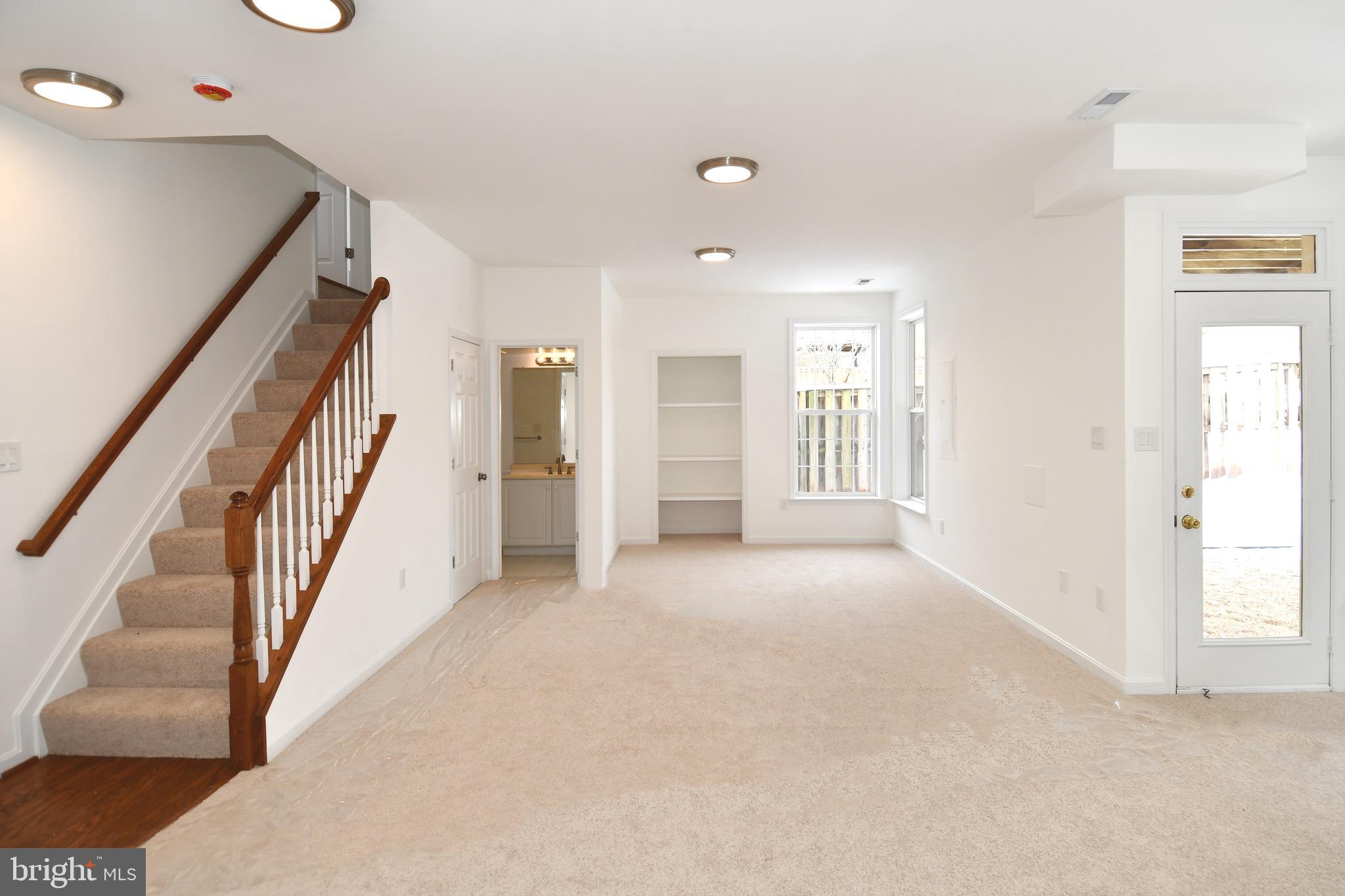 LOWES ISLAND - Residential