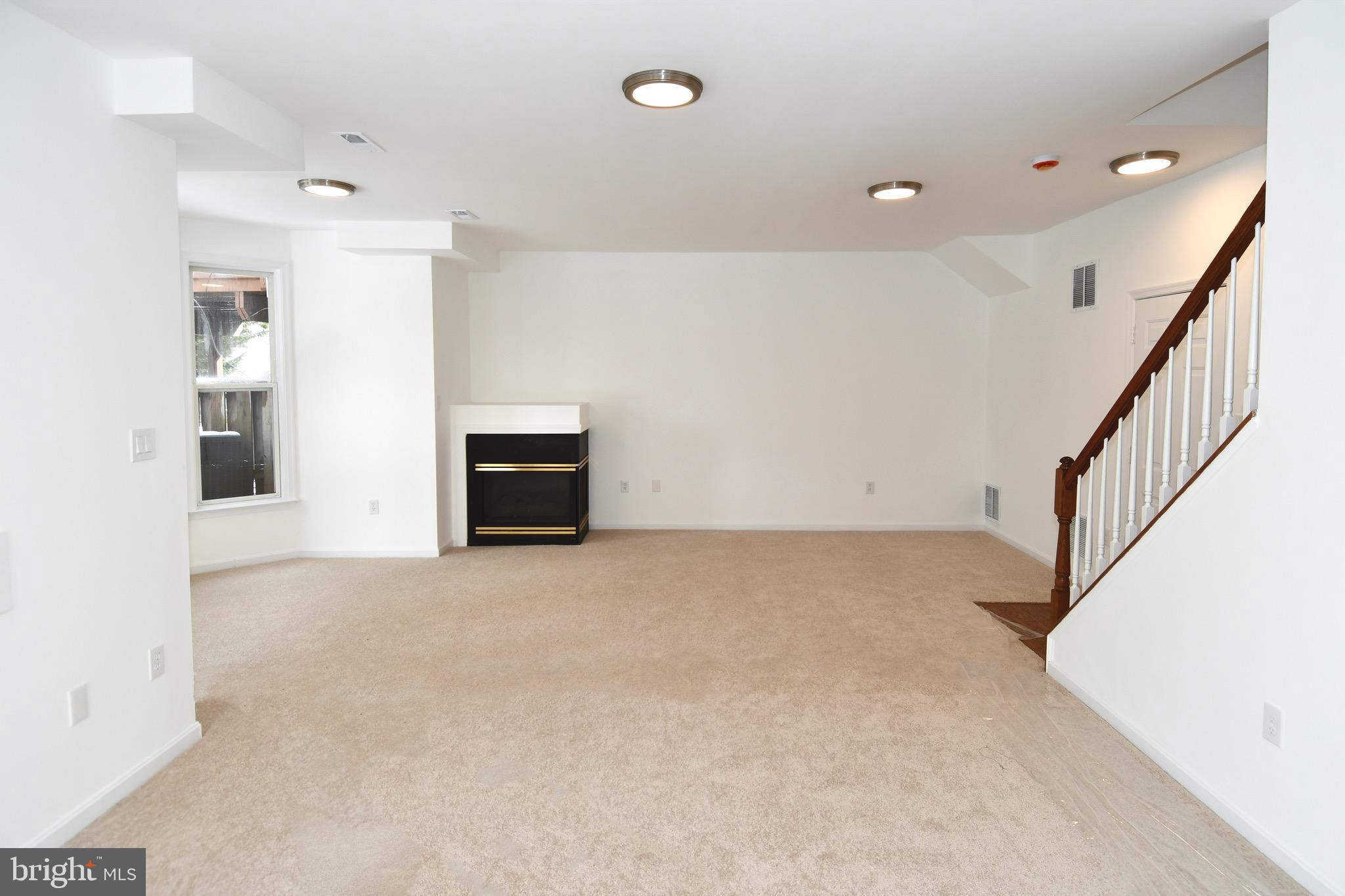 LOWES ISLAND - Residential