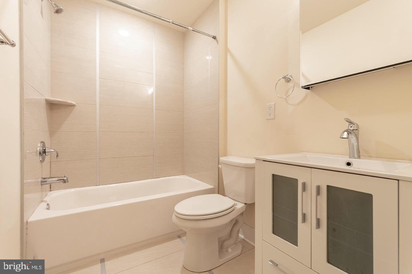 GRADUATE HOSPITAL - Residential Lease