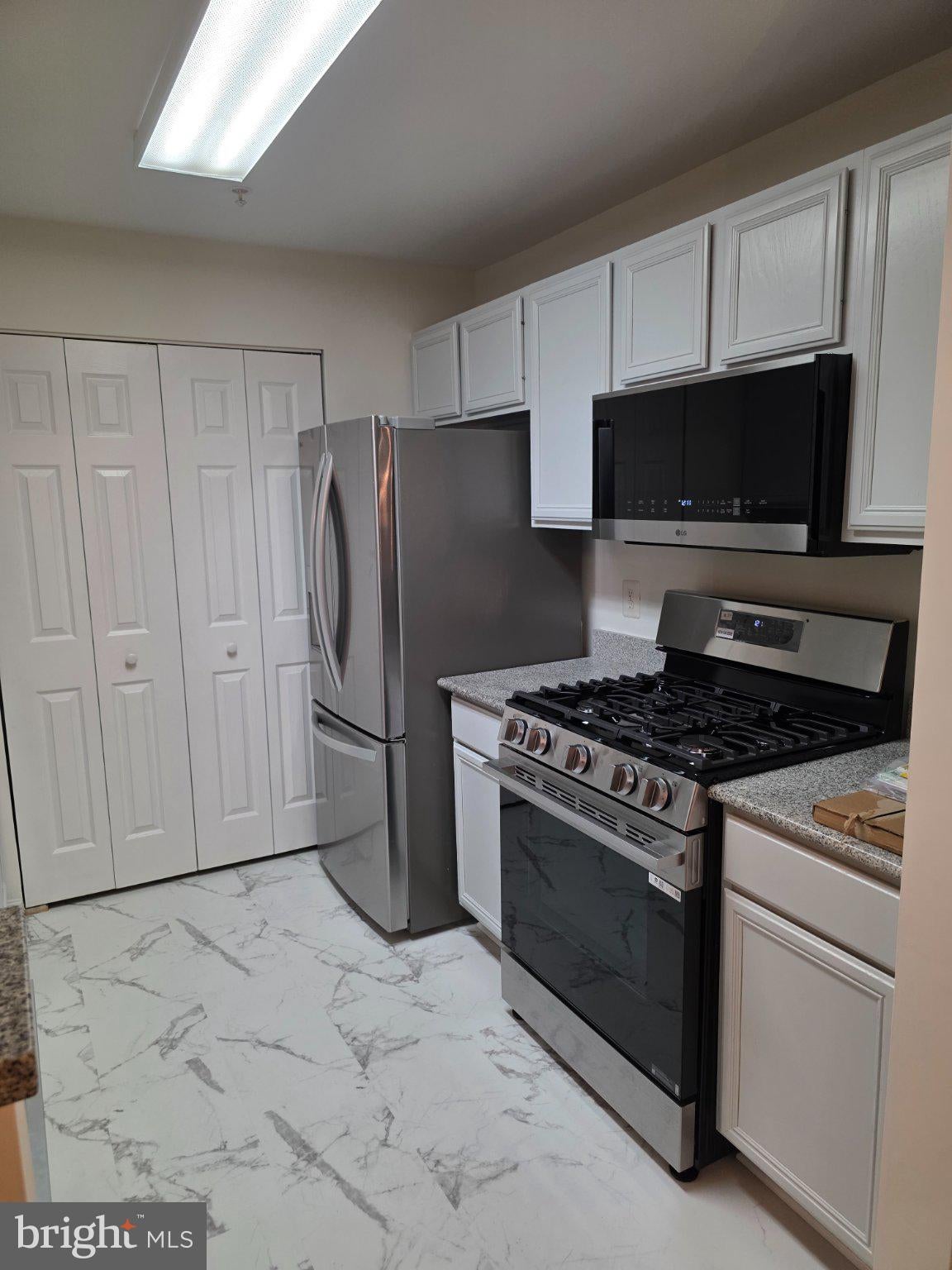 8095 LACY DRIVE 202