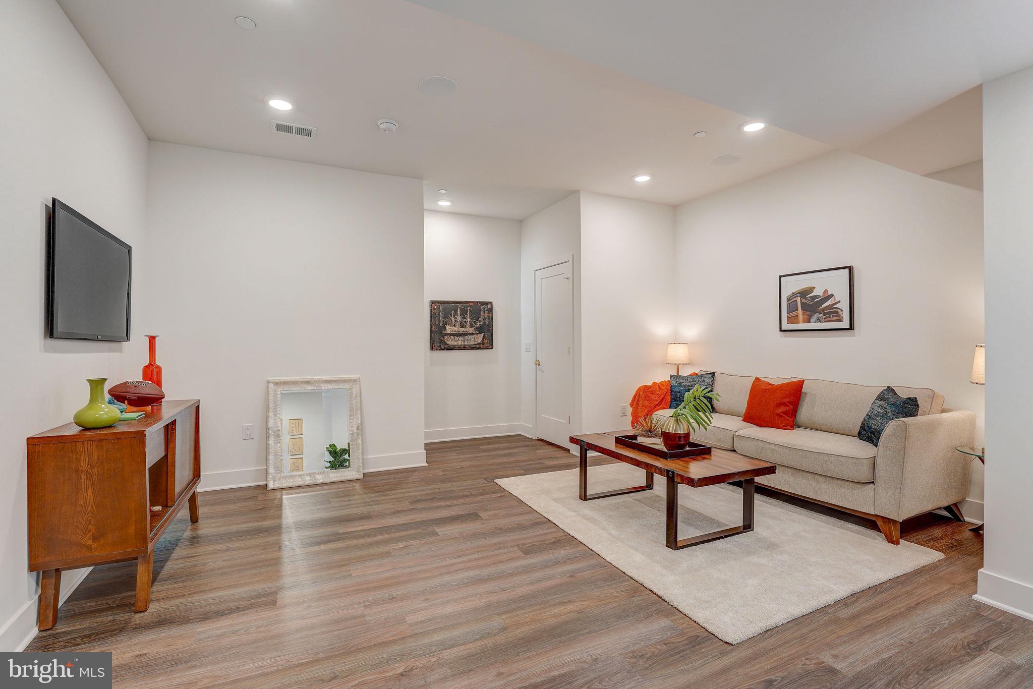 FAIRMOUNT - Residential