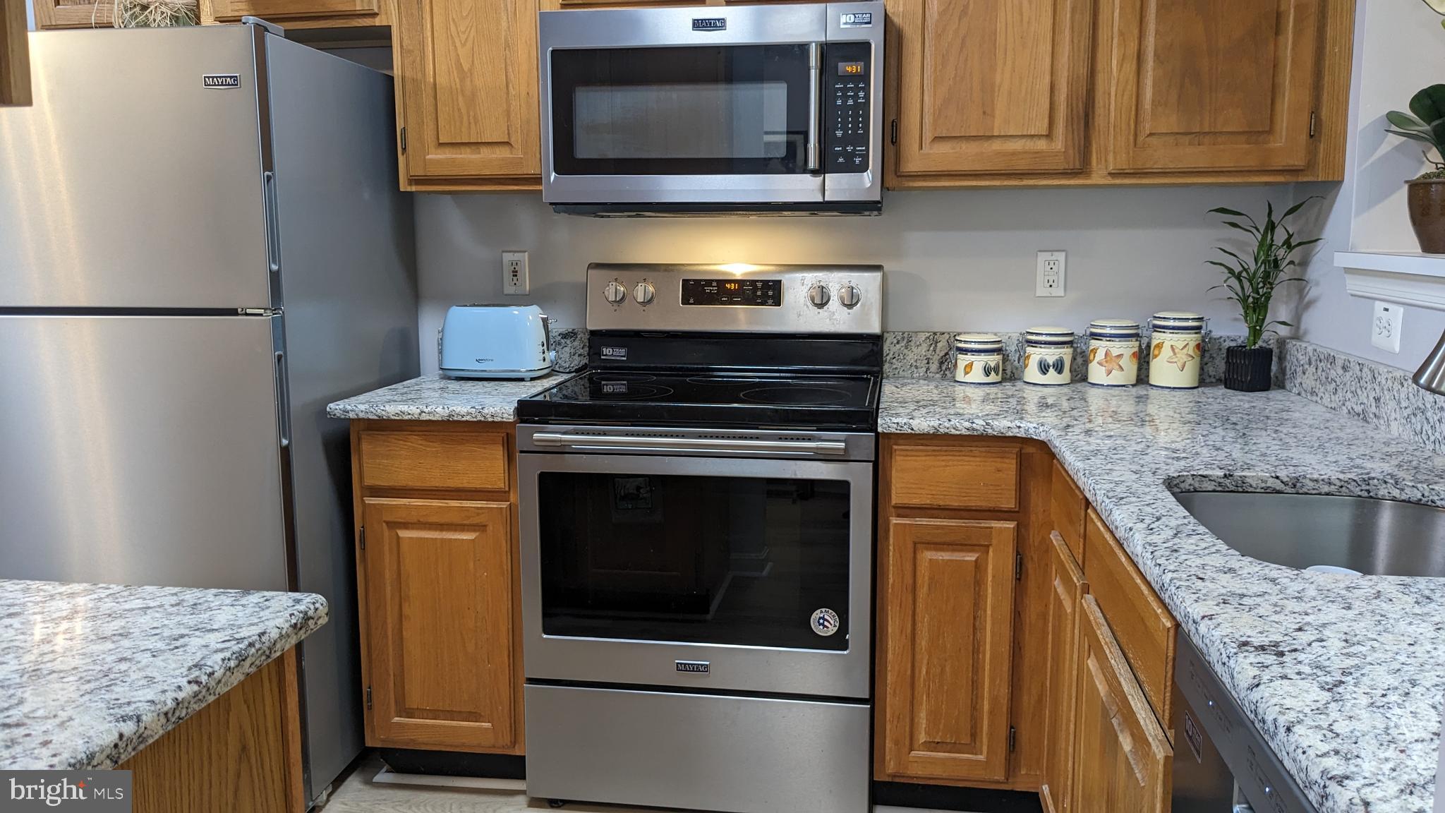 CEDAR GROVE AT CROFTON - Residential