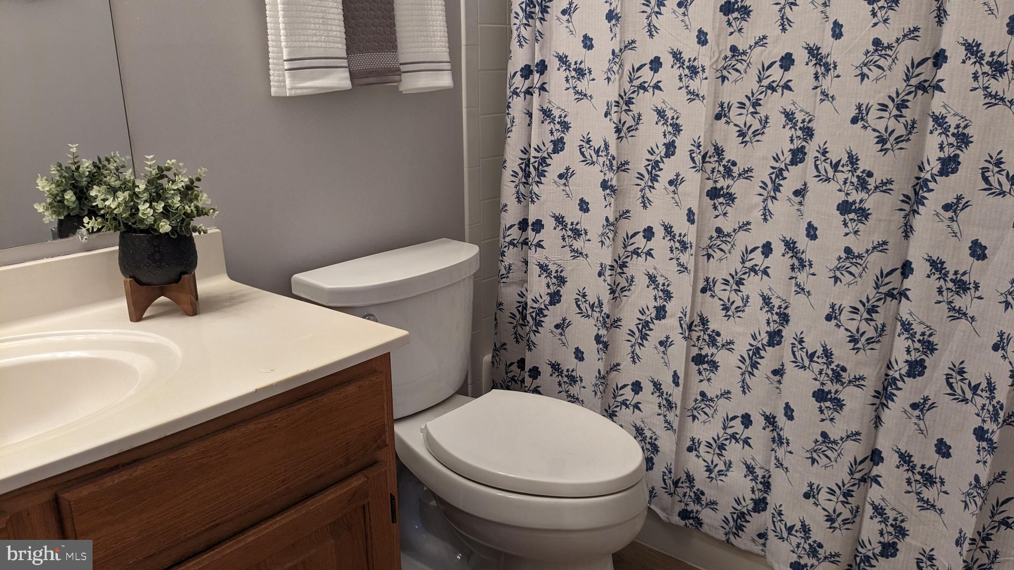 CEDAR GROVE AT CROFTON - Residential